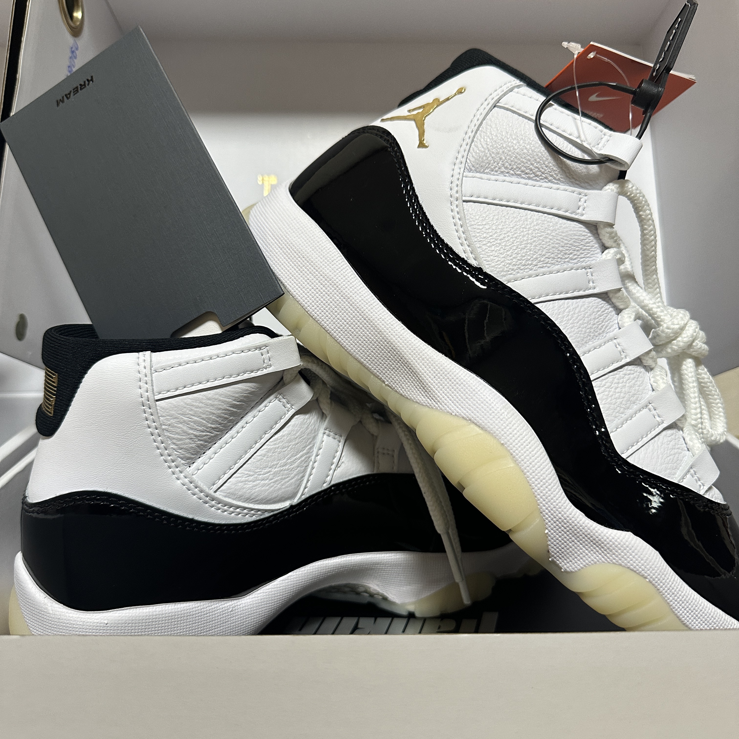 Jordan 11 Retro Gratitude 착용 스타일