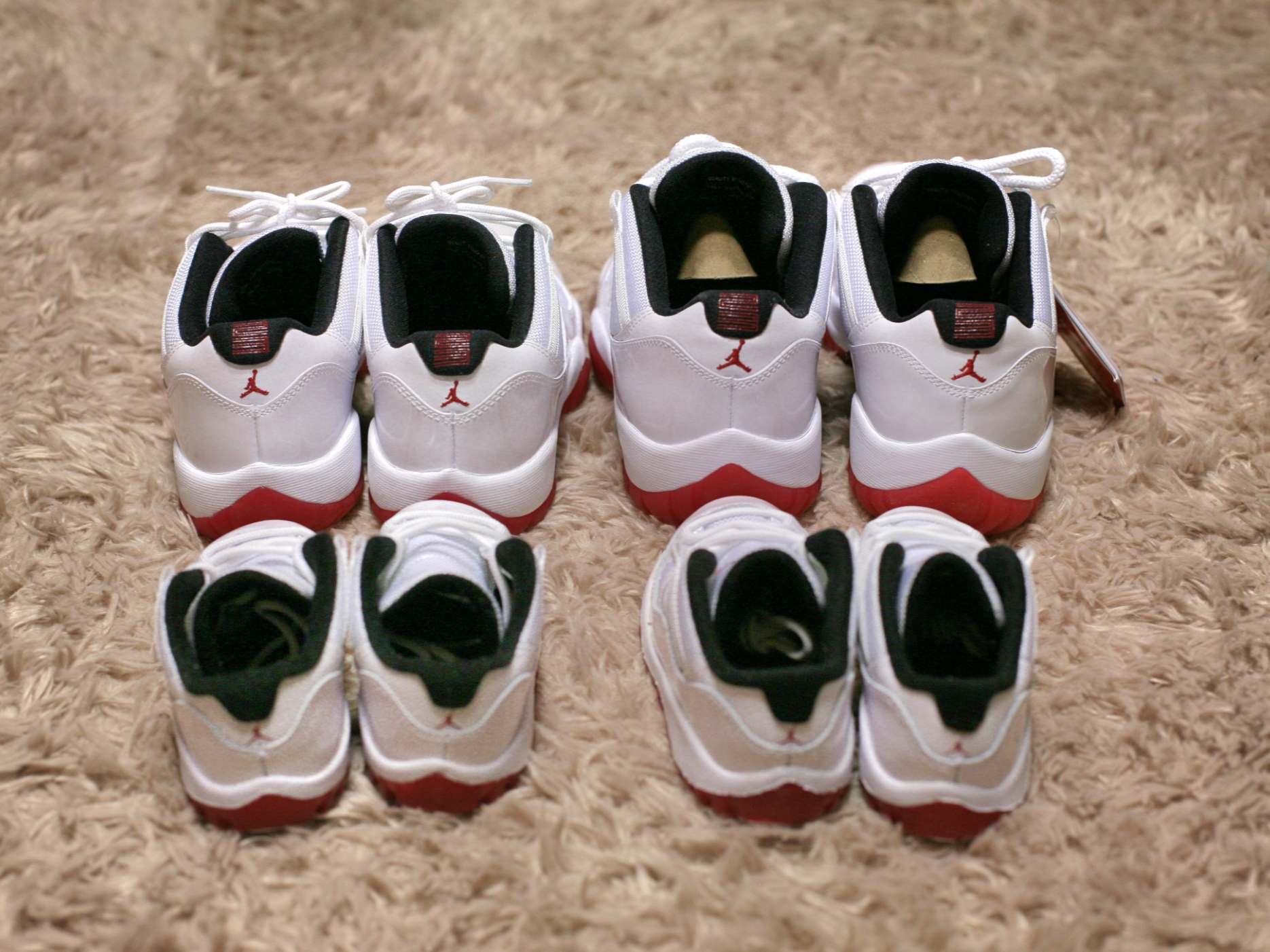 Jordan 11 Retro Low White Red 2012 착용 스타일 - 4