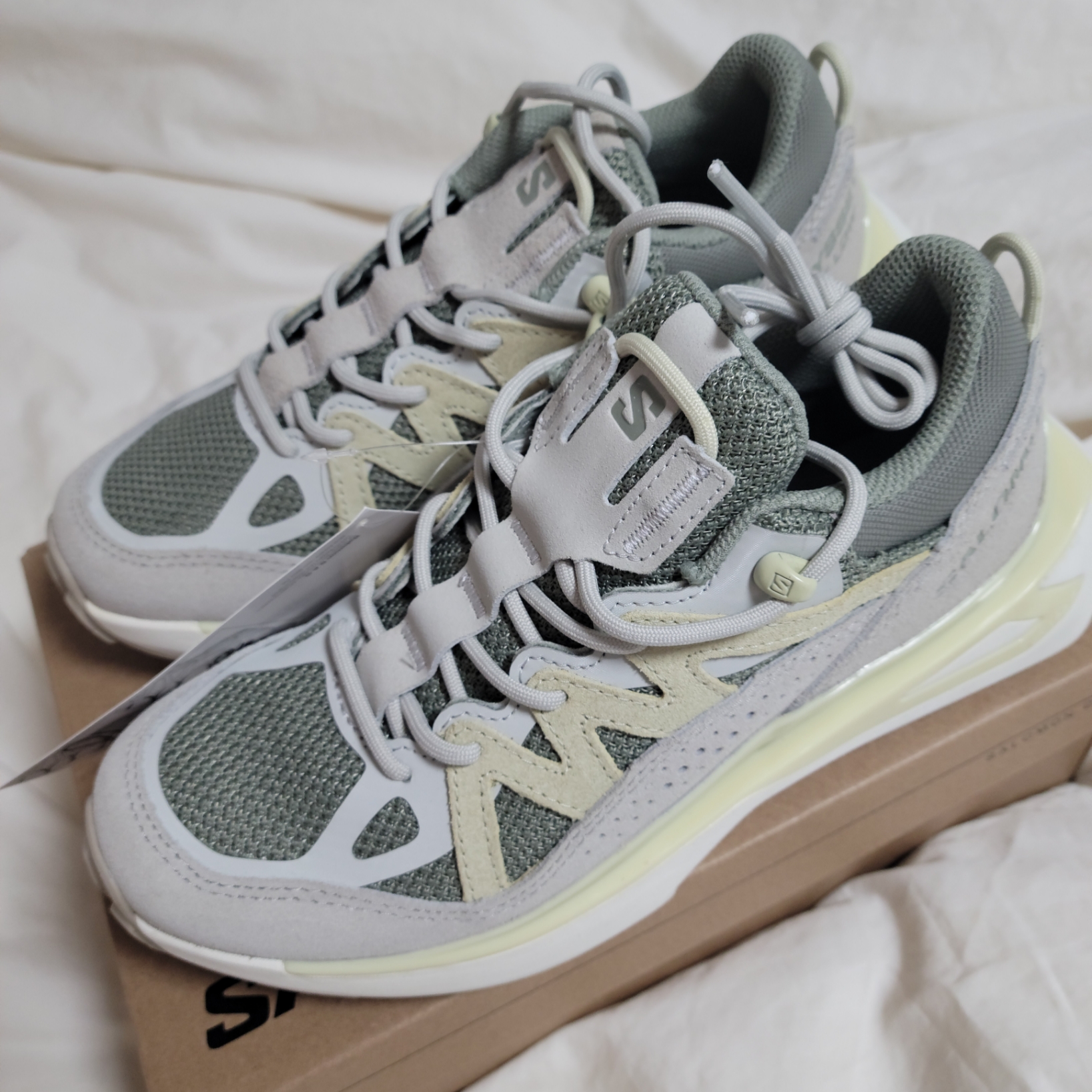 Salomon Odyssey ELMT Low Shadow Aloe Wash 착용 스타일 - 2