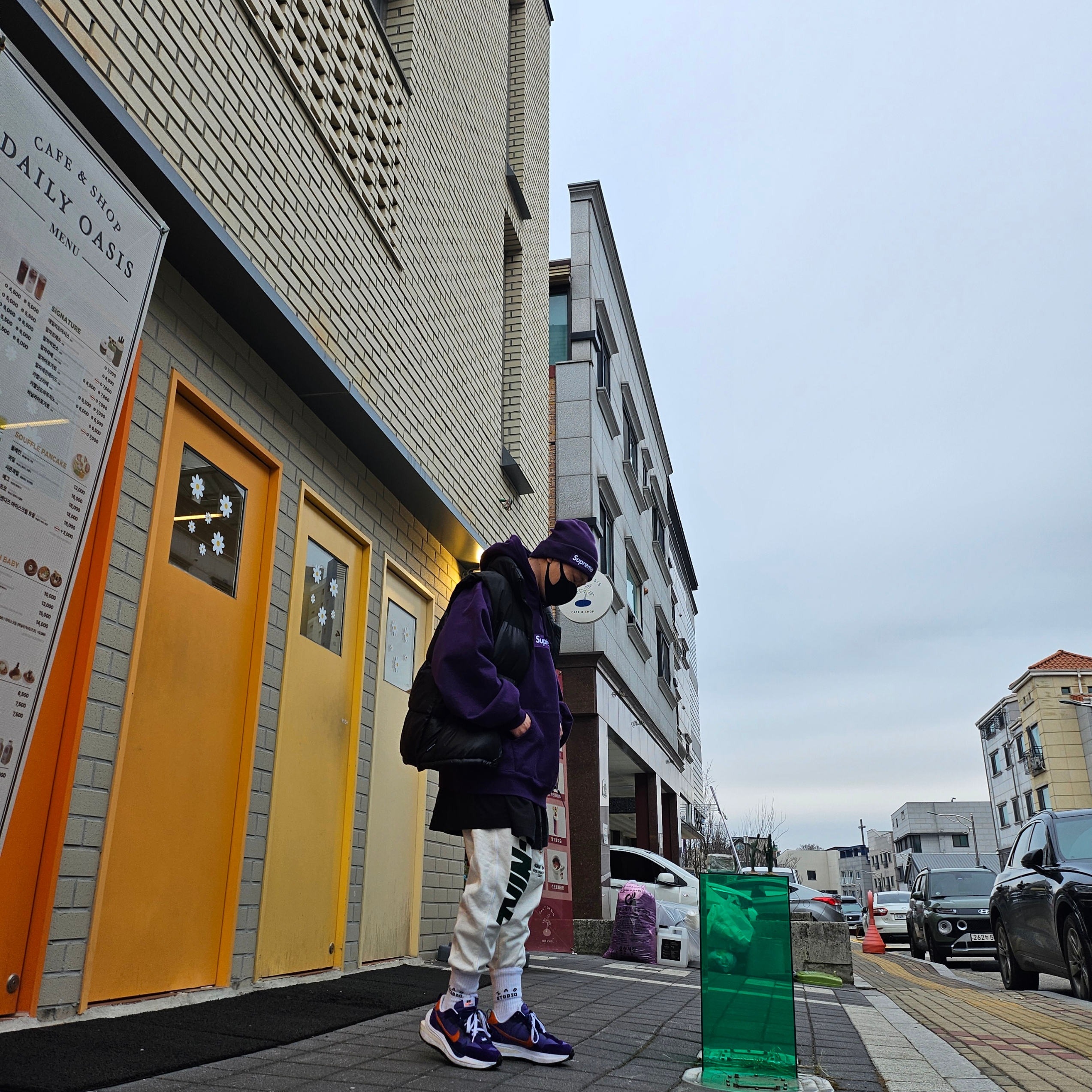 Supreme New Era Box Logo Beanie Dark Purple - 23FW, Supreme Box Logo Hooded Sweatshirt Dark Purple - 23FW 착용 스타일 - 2