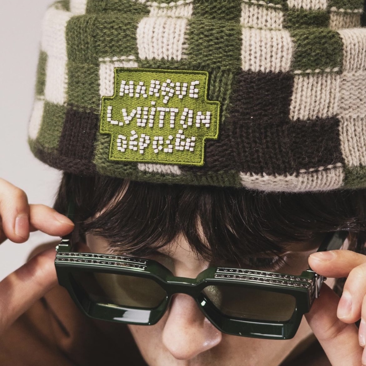 Louis Vuitton Beanie Damoflage 착용 스타일 - 2