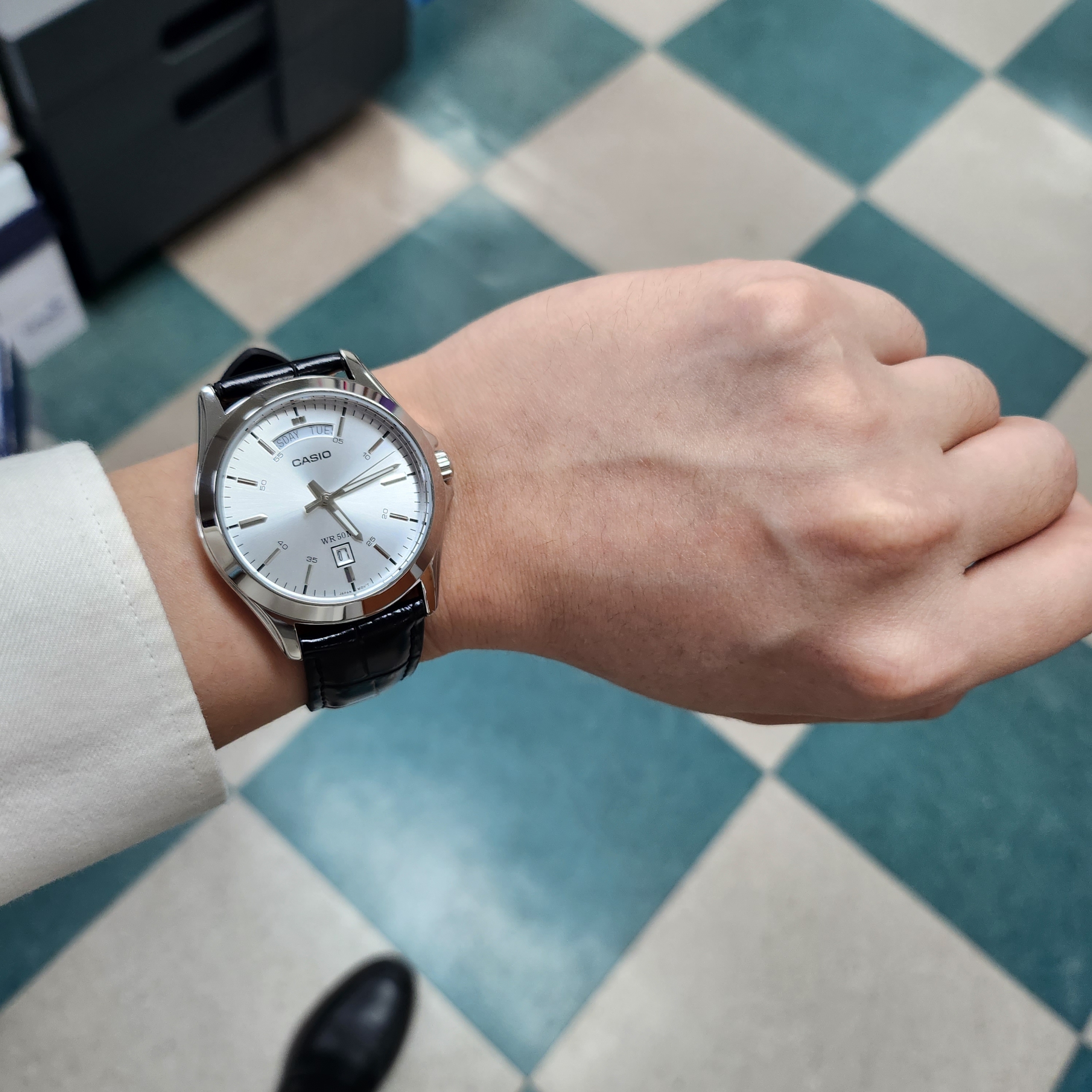 Casio MTP-1370L-7AVDF 착용 스타일 - 2