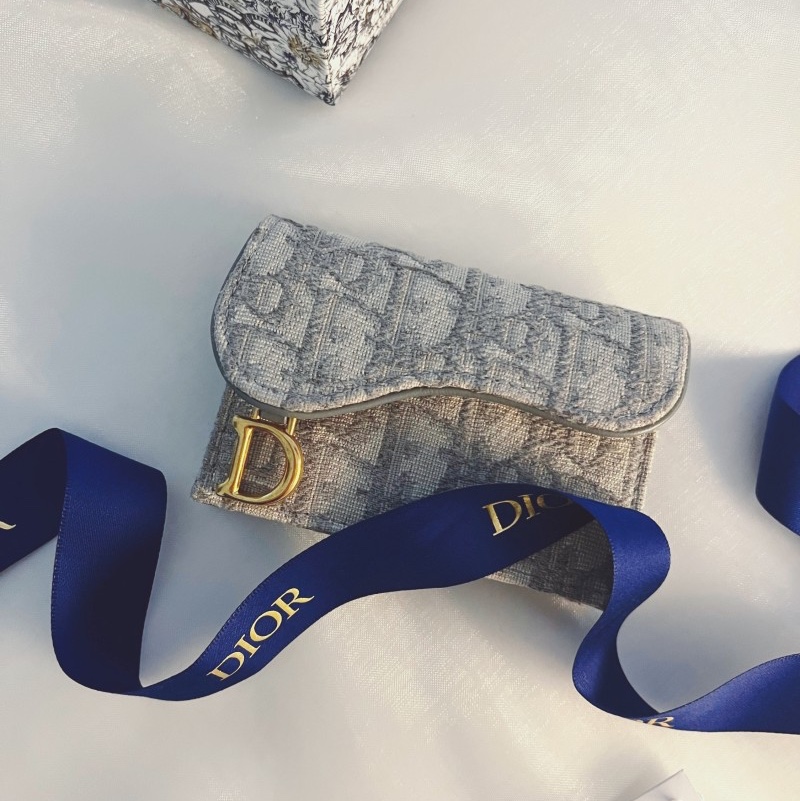 Dior Saddle Flap Card Holder Grey Dior Oblique Jacquard 착용 스타일