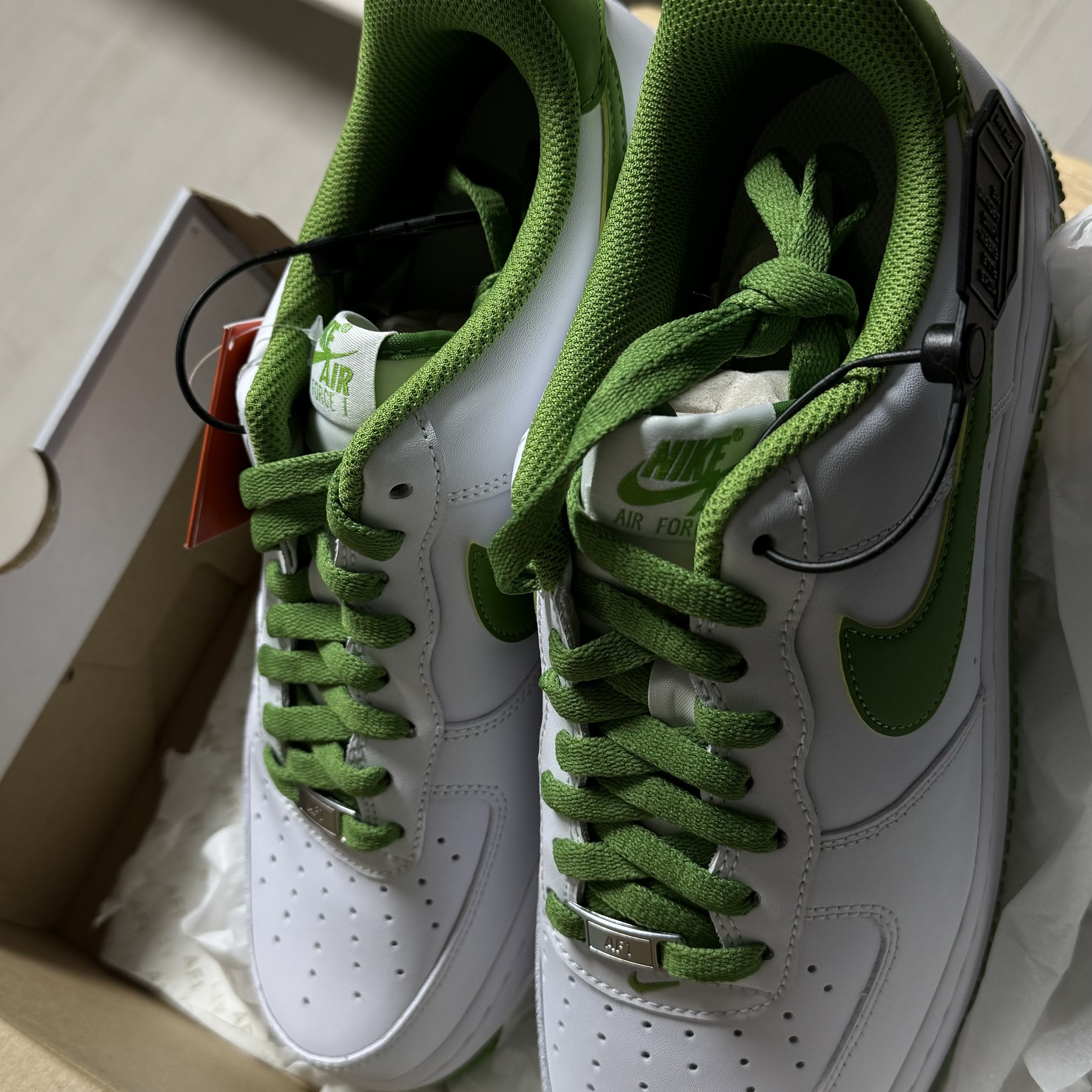 Nike Air Force 1 Low '07 White Chlorophyll 착용 스타일