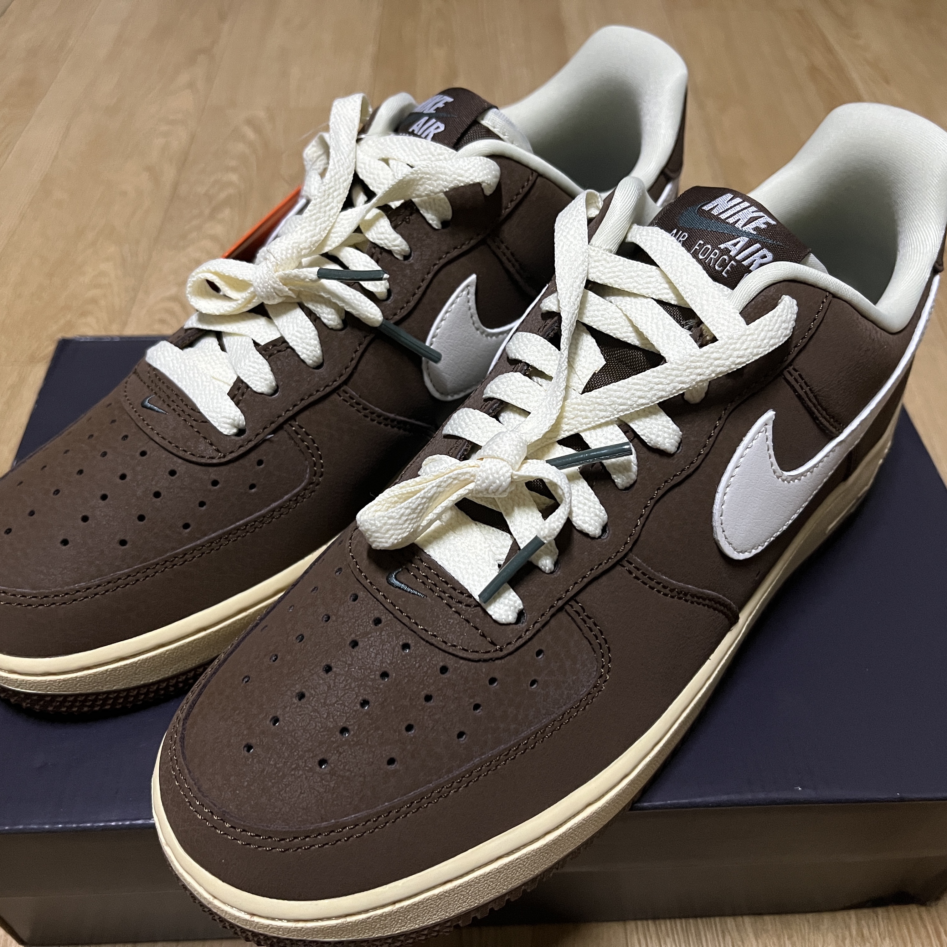 Nike Air Force 1 '07 Cacao Wow Coconut Milk 착용 스타일