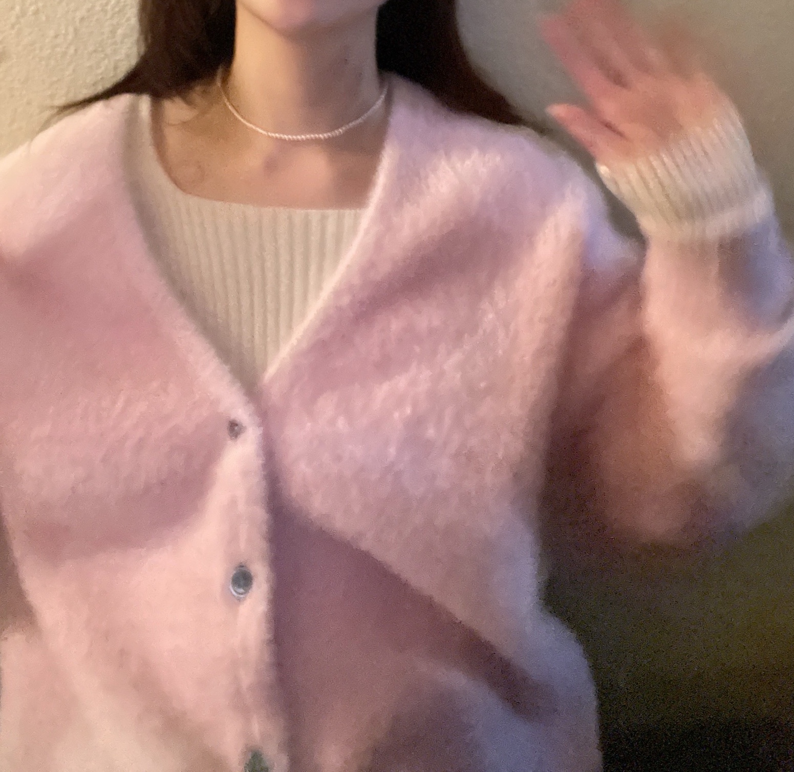 Stussy Shaggy Cardigan Light Pink 착용 스타일