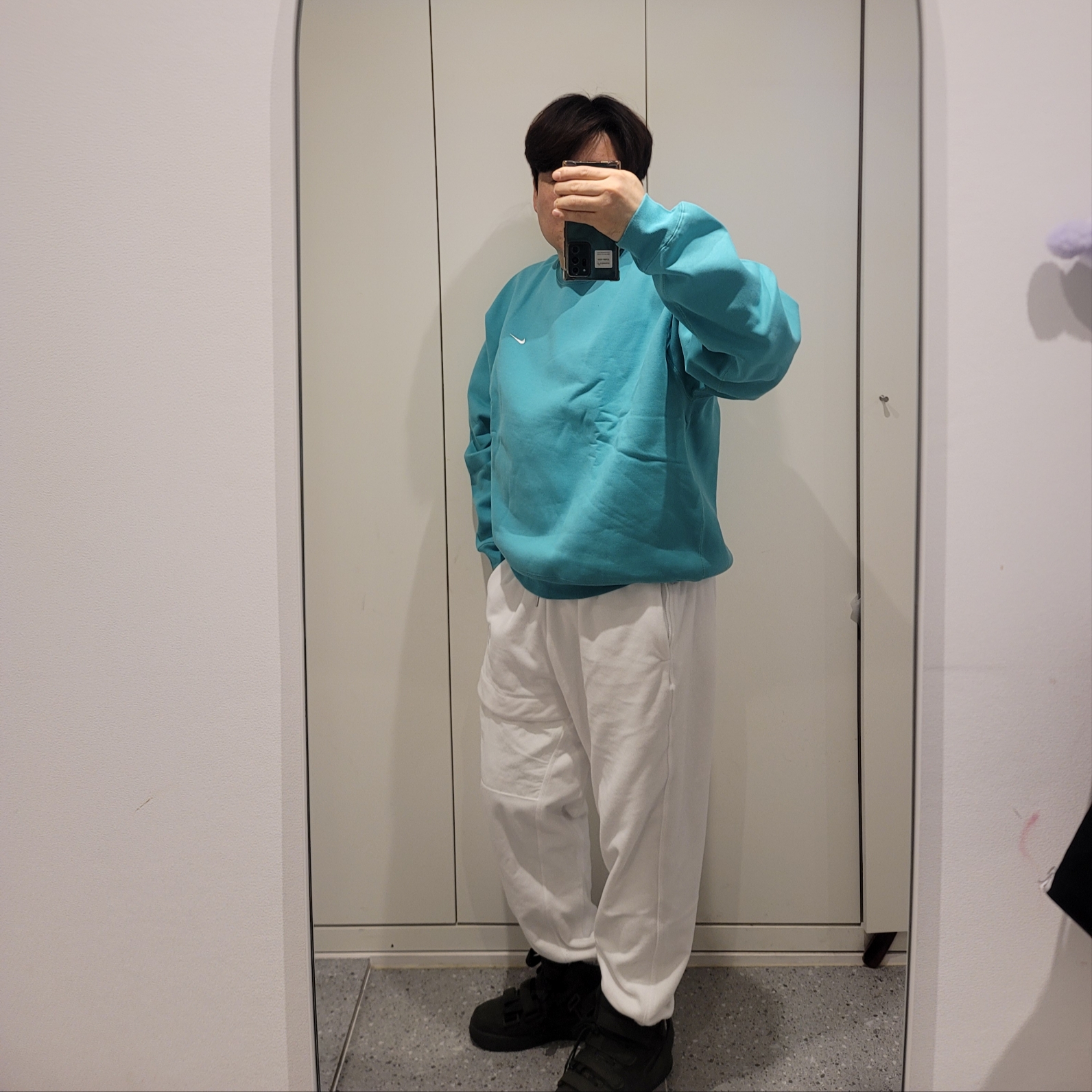 Nike NRG Solo Swoosh Crew Fleece Washed Teal - US/EU, Nike x Billie Eilish Air Force 1 High '07 SP Sequoia 착용 스타일 - 1