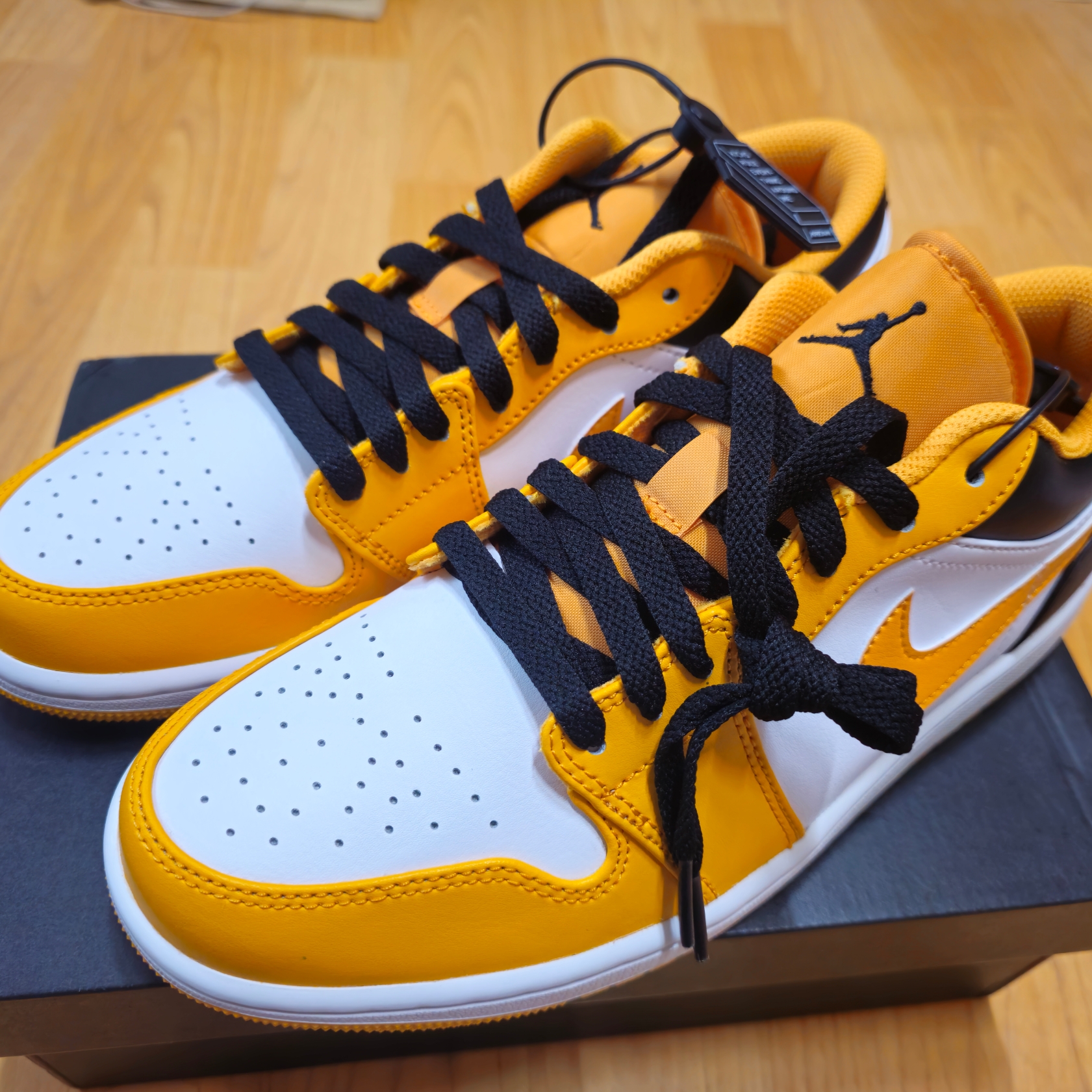 Jordan 1 Low Taxi 착용 스타일