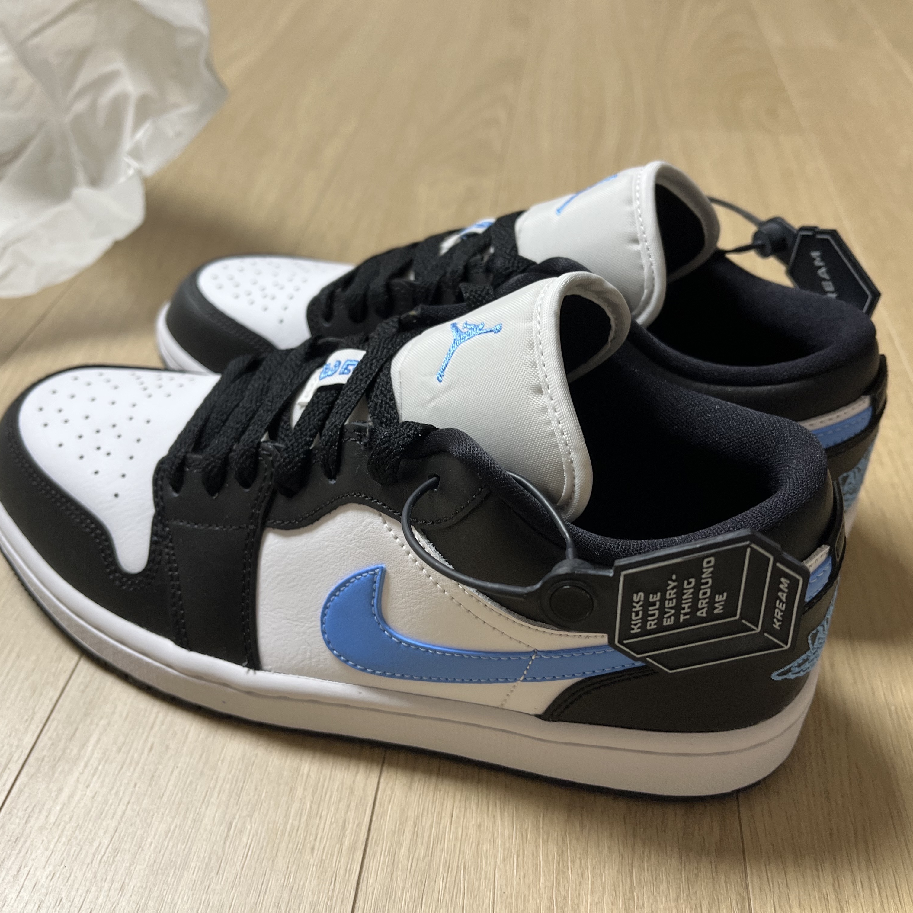(W) Jordan 1 Low Black University Blue 착용 스타일