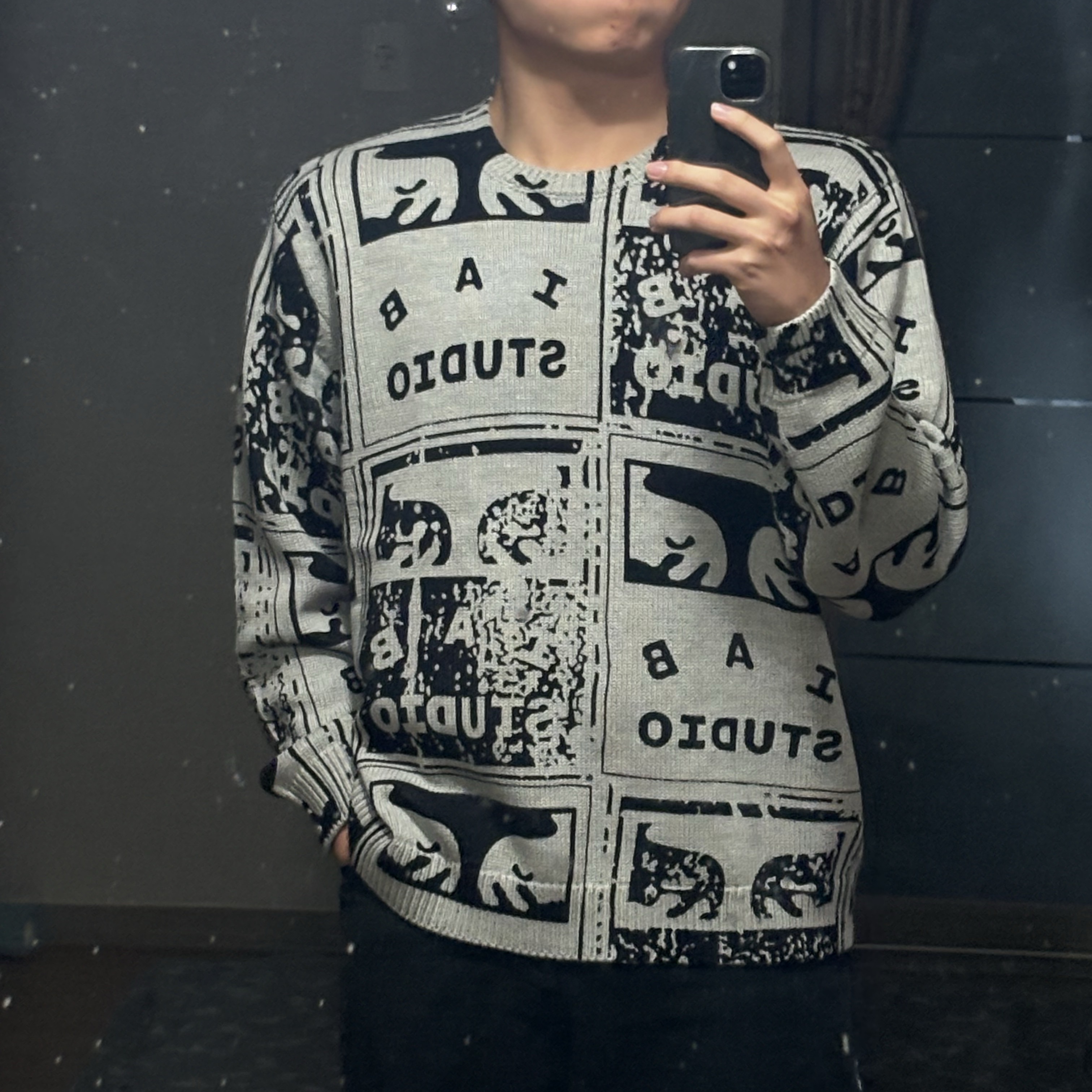 IAB Studio x Obey Faded Posters Sweater Grey Multi 착용 스타일