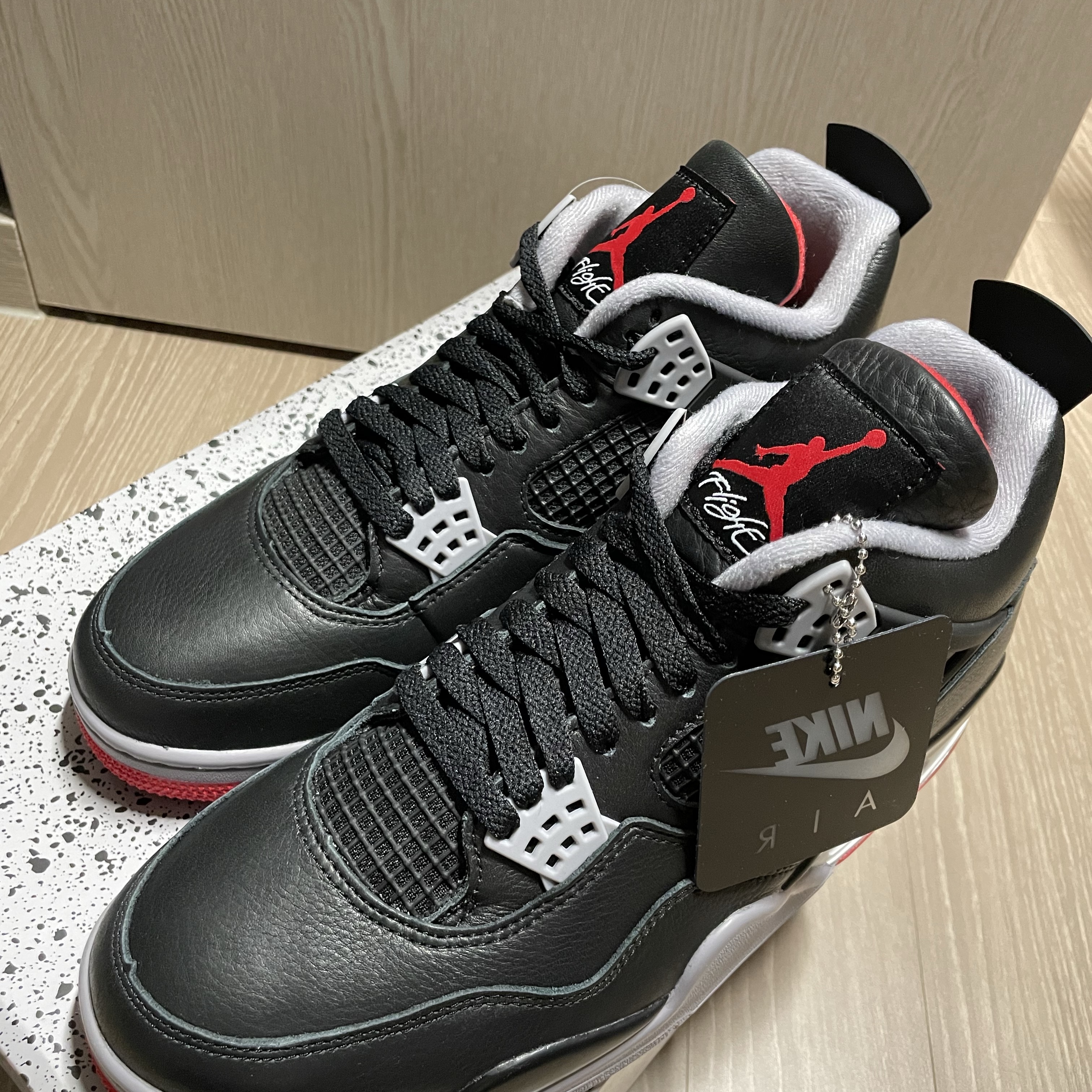 Jordan 4 Retro Bred Reimagined 착용 스타일 - 5