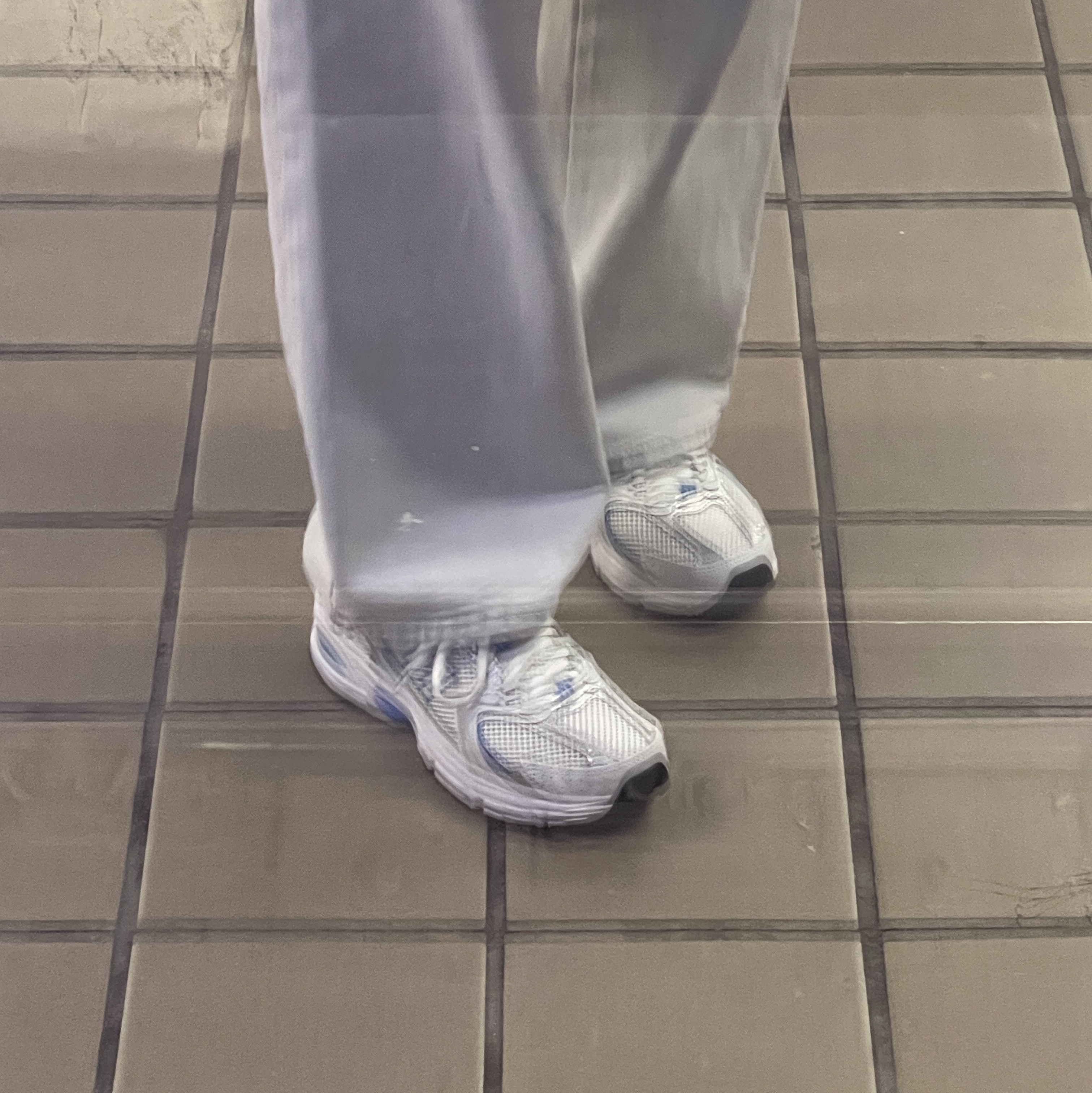 New Balance 530 Sky Blue 착용 스타일 - 1