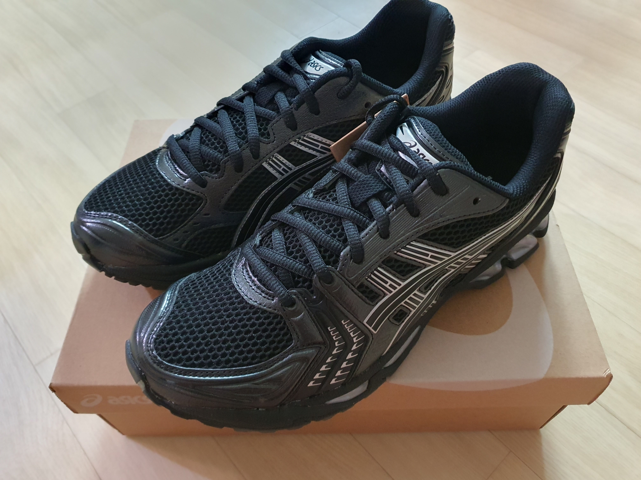 Asics Jog 100 S Sheet Rock - 2E Wide, Asics Gel-Venture 6 SPS Birch French Blue 착용 스타일 - 3