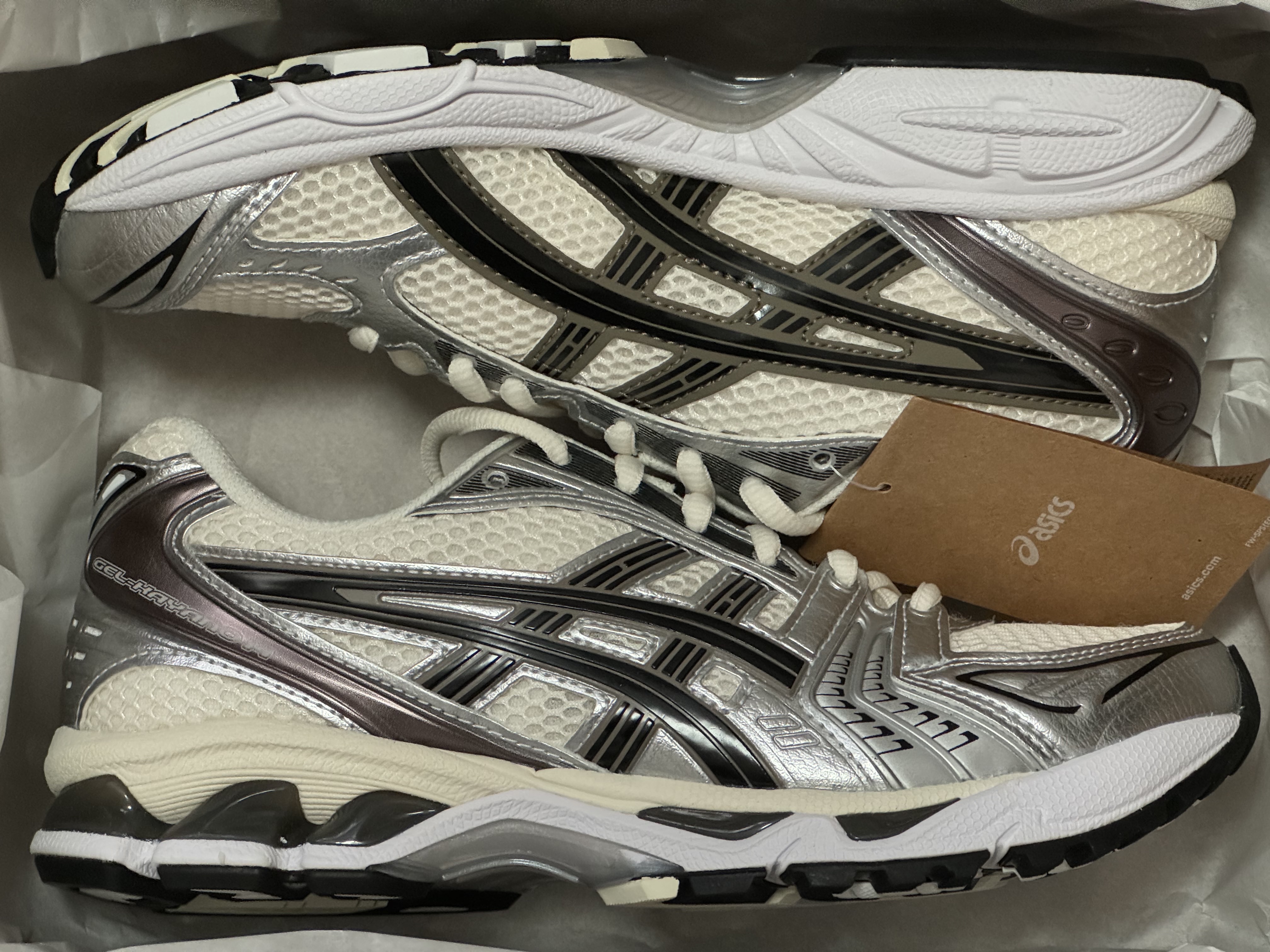 Asics Gel-Kayano 14 Cream Black 착용 스타일
