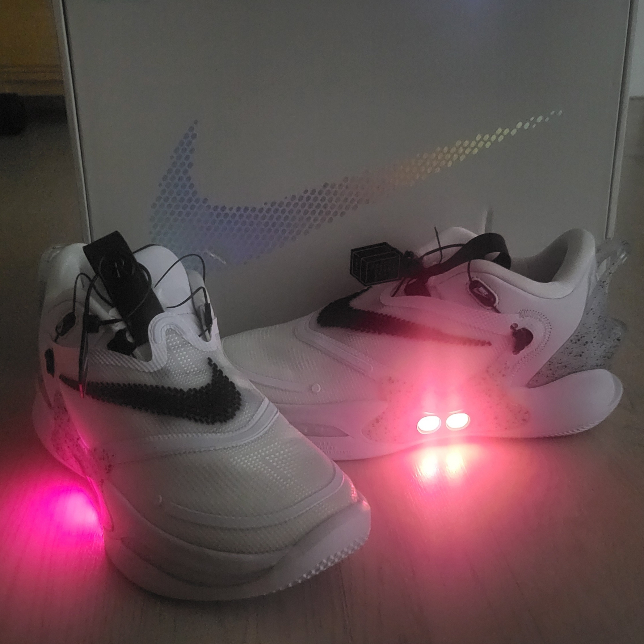 Nike Adapt BB 2.0 Cookies & Cream (KR Charger) 착용 스타일 - 3