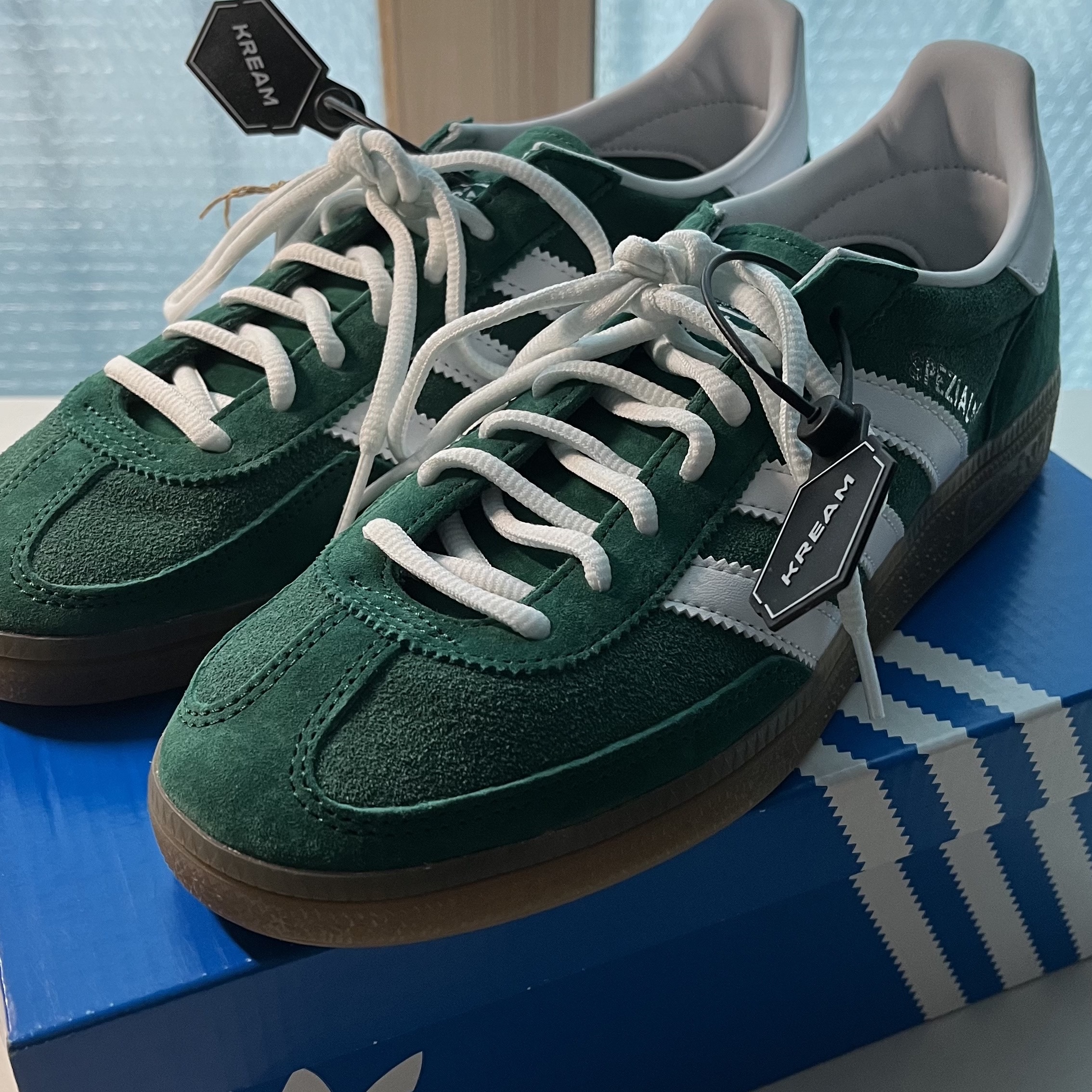 Adidas Spezial Handball College Green Gum 착용 스타일