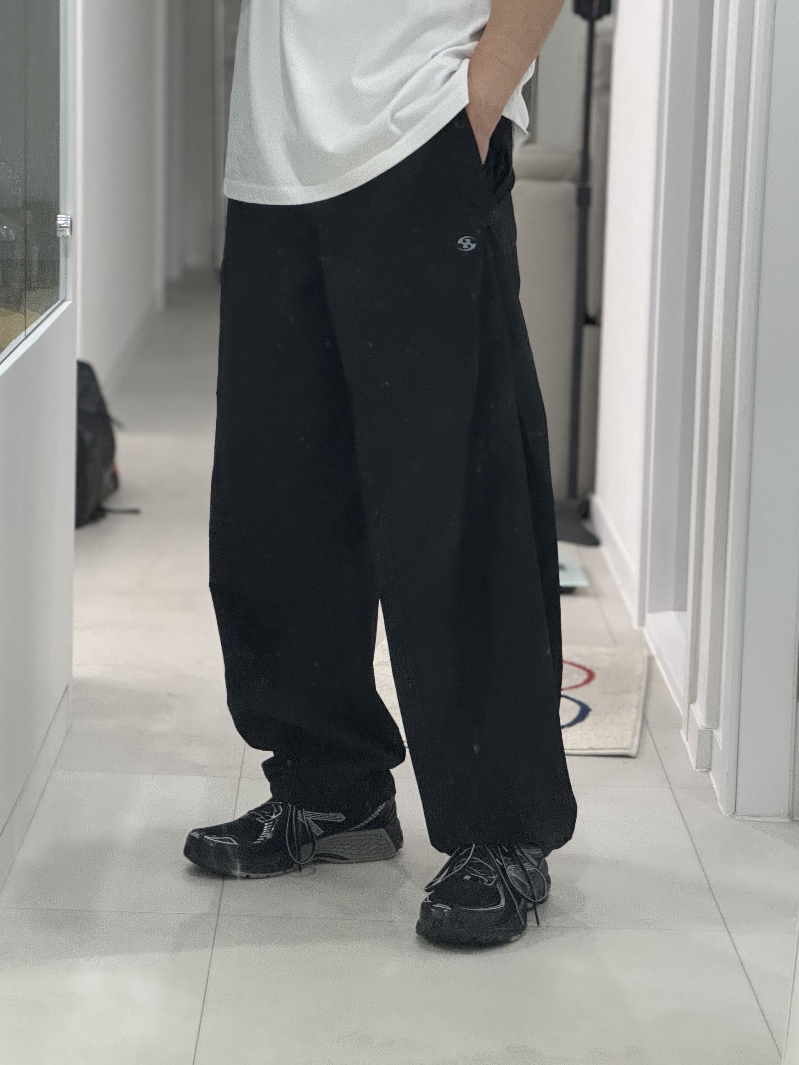 New Balance 860v2 Black Grey, Sansan Gear Side Snap Pants V2 Black - 23FW 착용 스타일