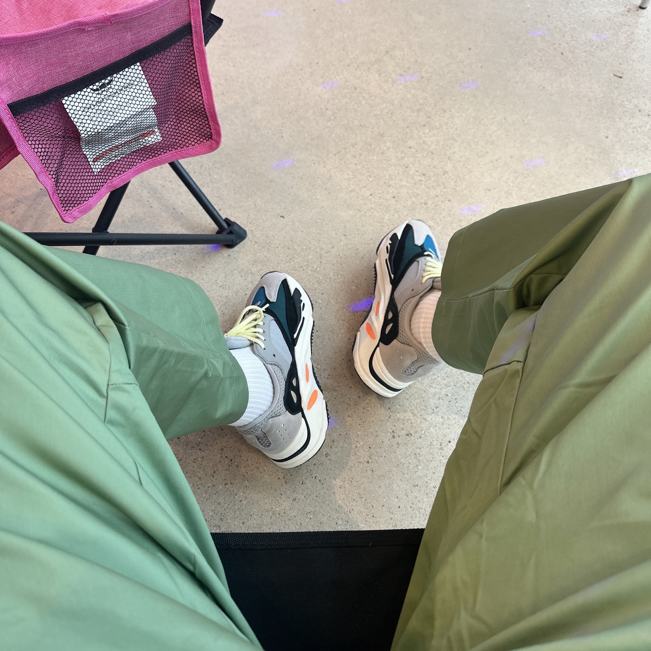 Adidas Yeezy Boost 700 Wave Runner Solid Grey 2021/2022 착용 스타일