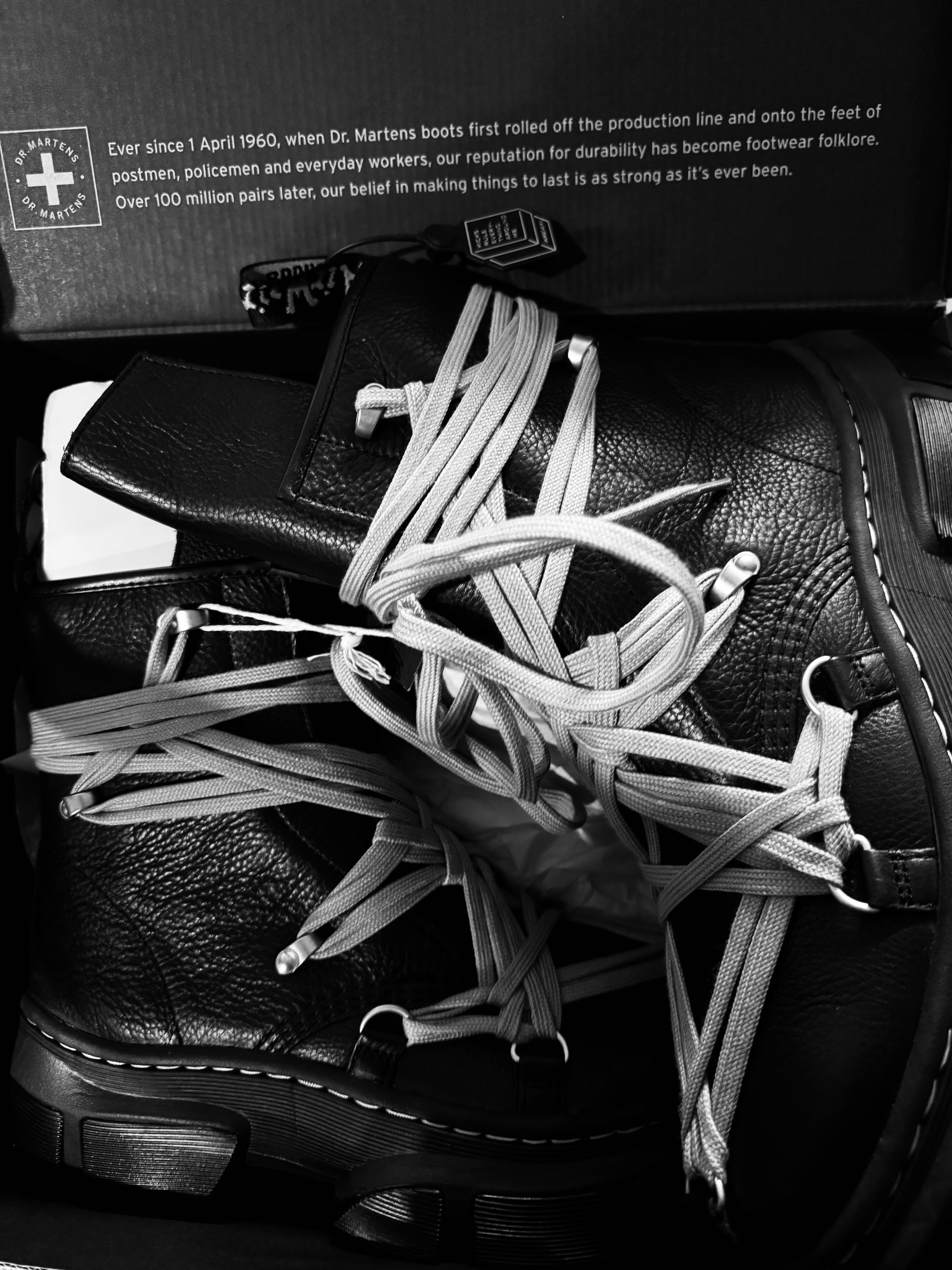 Dr. Martens x Rick Owens 1460 DMXL Megalace Black 착용 스타일