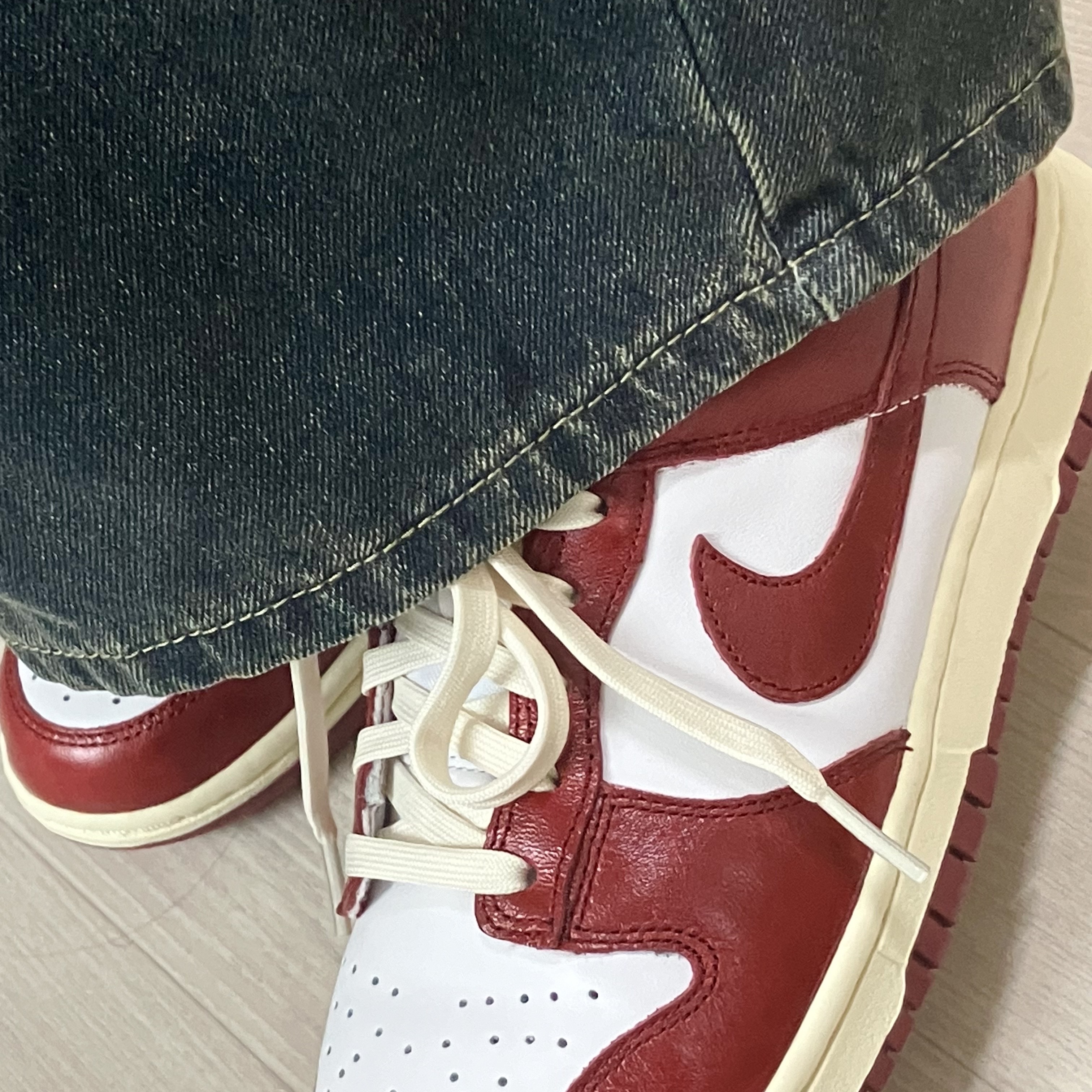 (W) Nike Dunk Low Retro PRM Team Red and White 착용 스타일