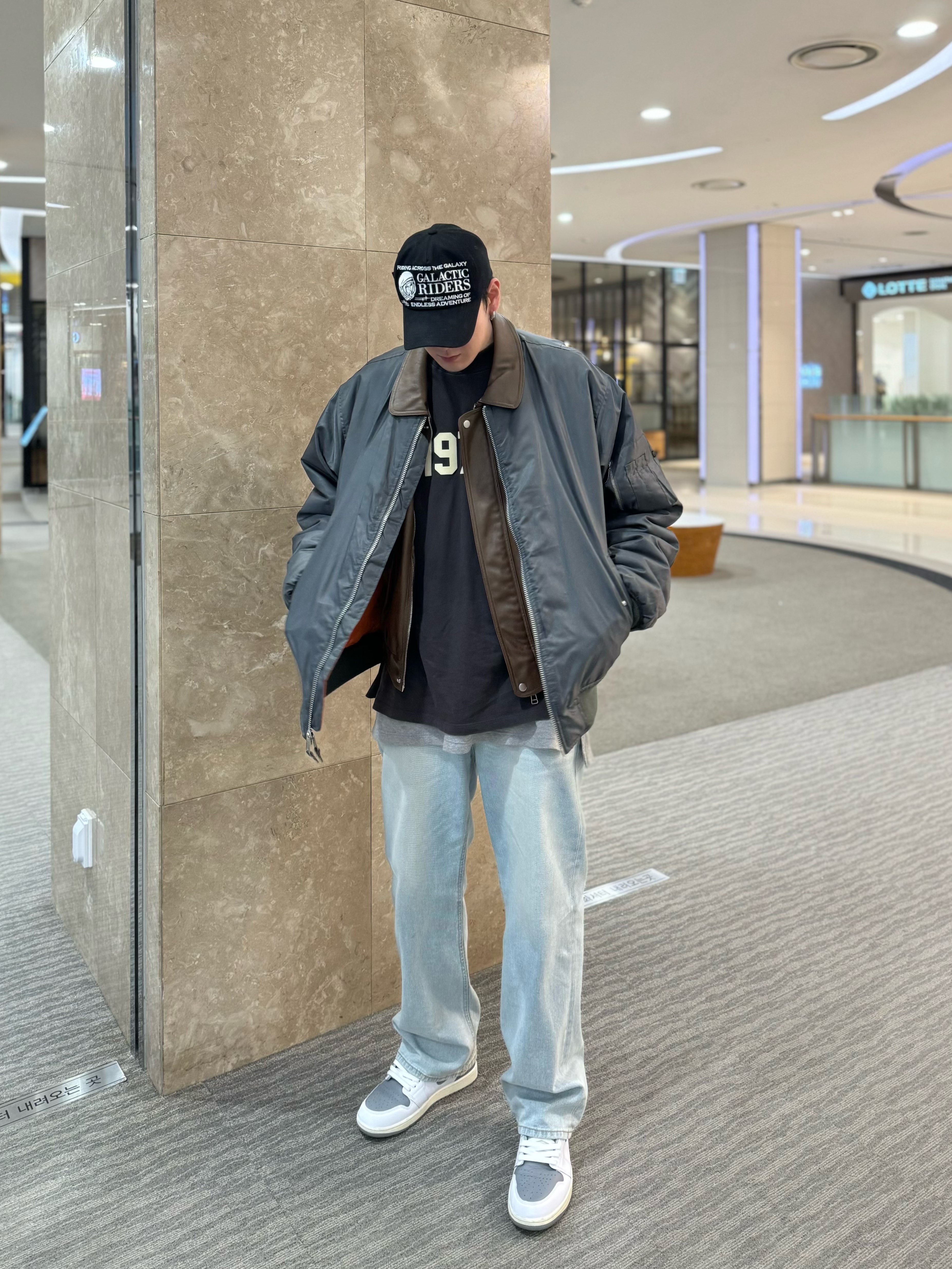 Essentials 1977 Long Sleeve T-Shirt Iron - 22SS, Jordan 1 Retro High OG Stealth 착용 스타일 - 2