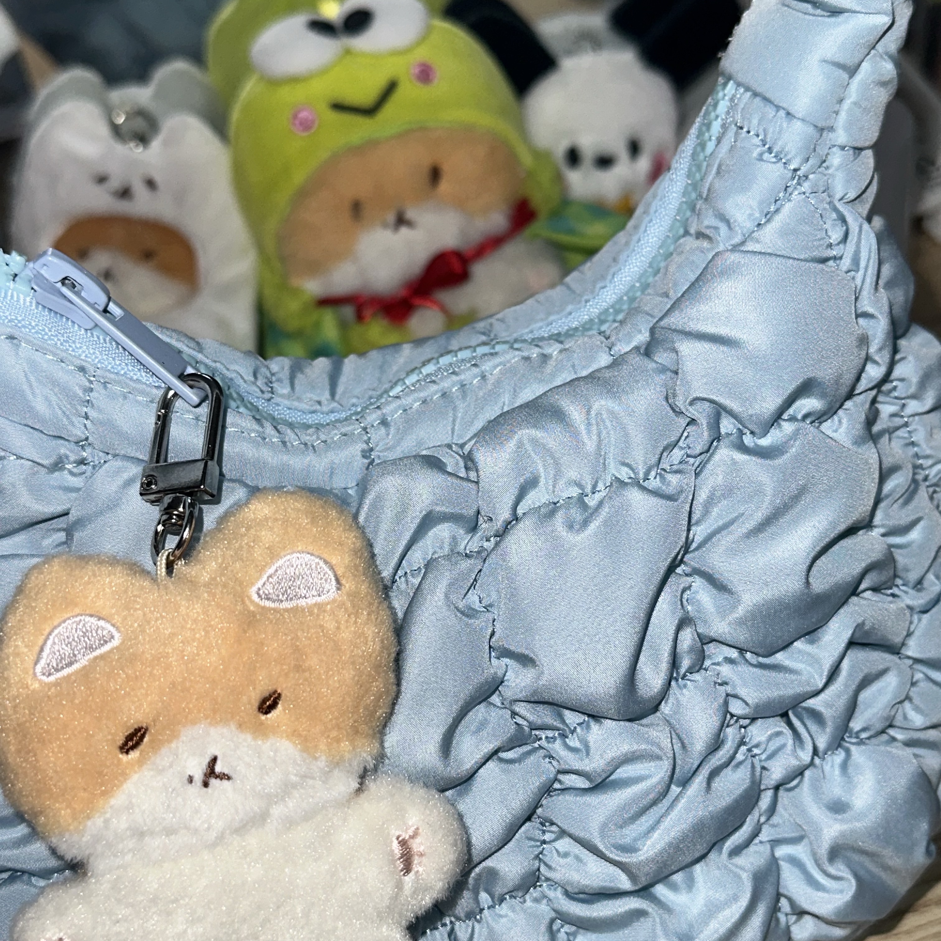 COS Quilted Micro Bag Light Blue 착용 스타일