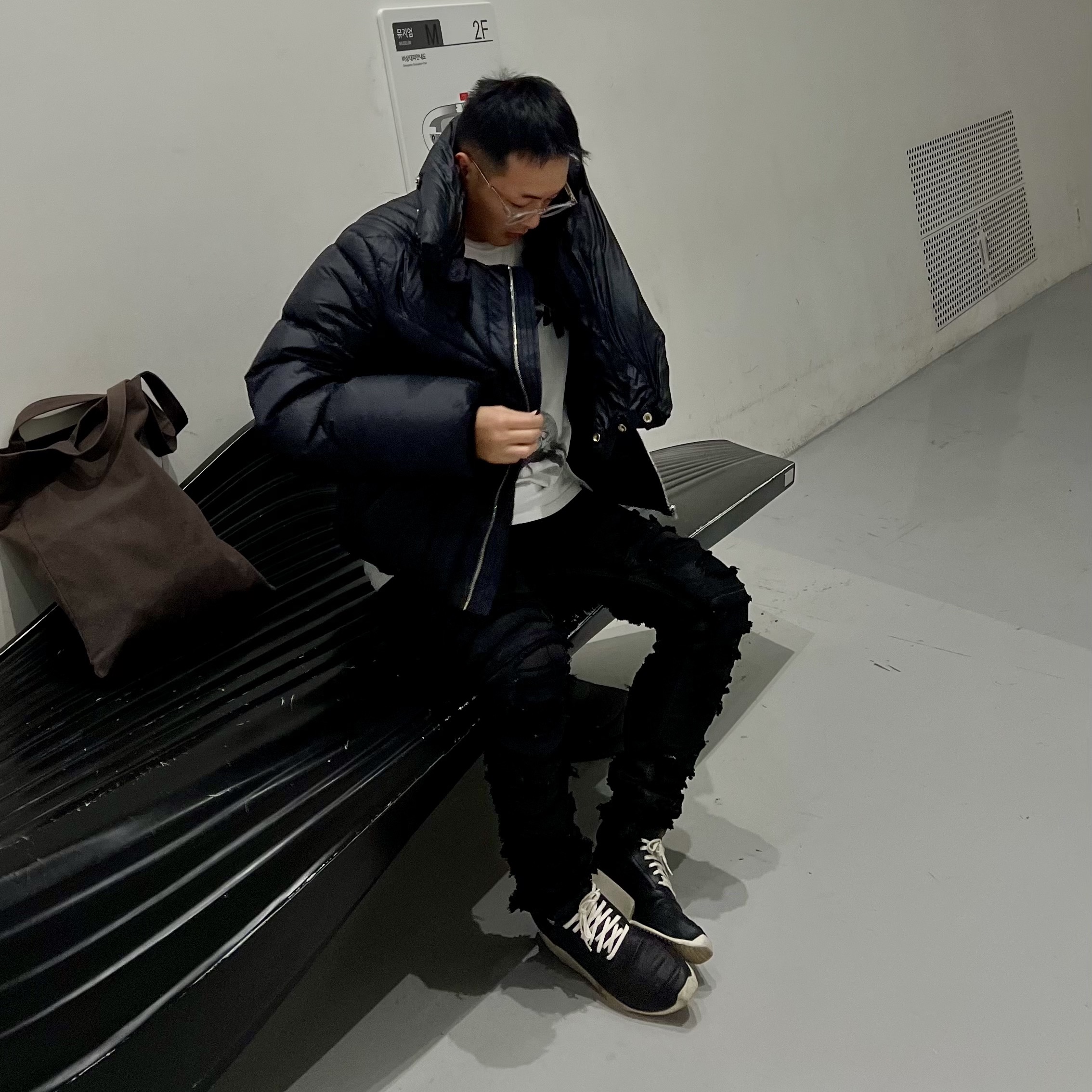 Adidas x Rick Owens Level Runner Low 2 Yellow 착용 스타일 - 2