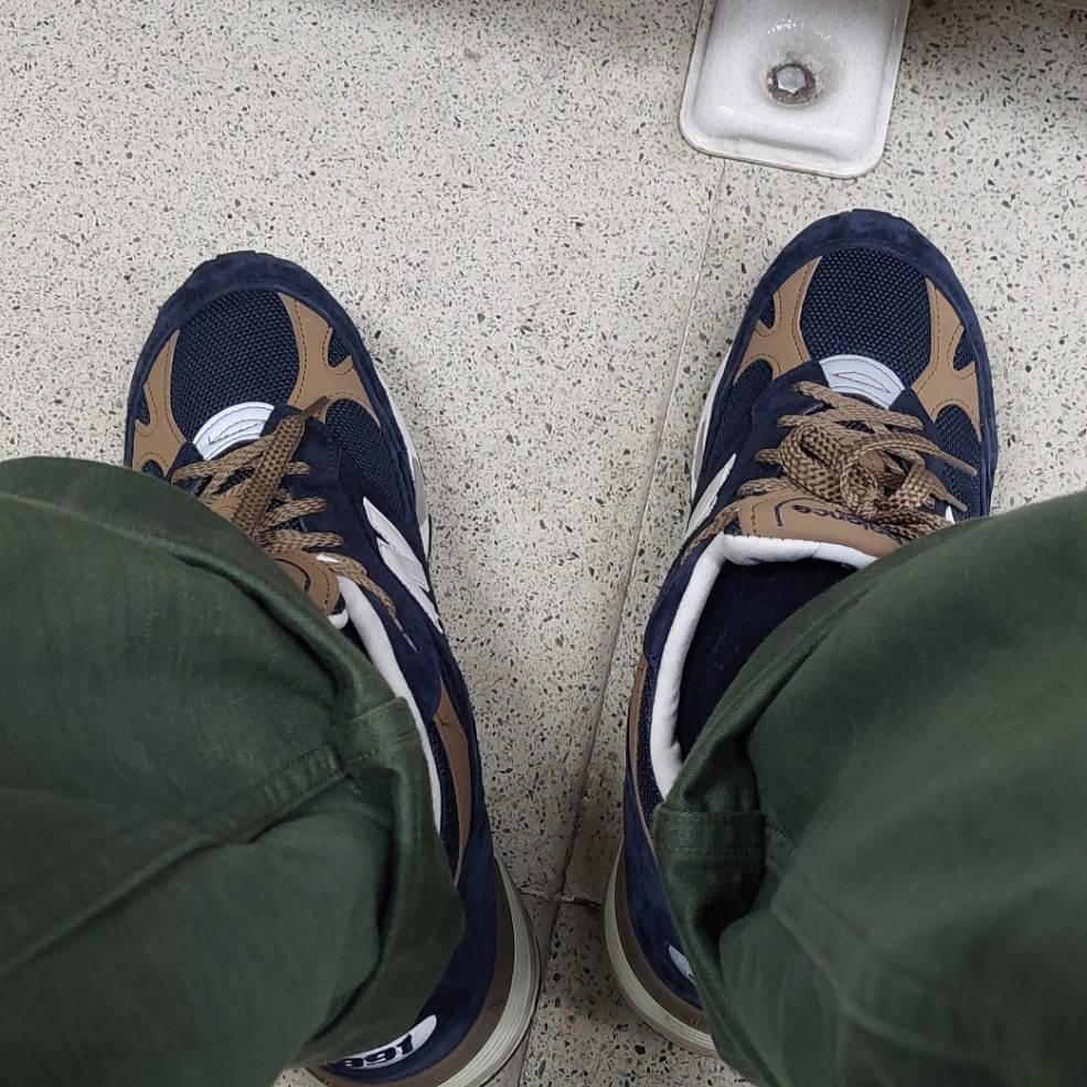 New Balance 991 Made in UK Navy Tan, Orslow 5002 US Army Fatigue Pants Green 착용 스타일