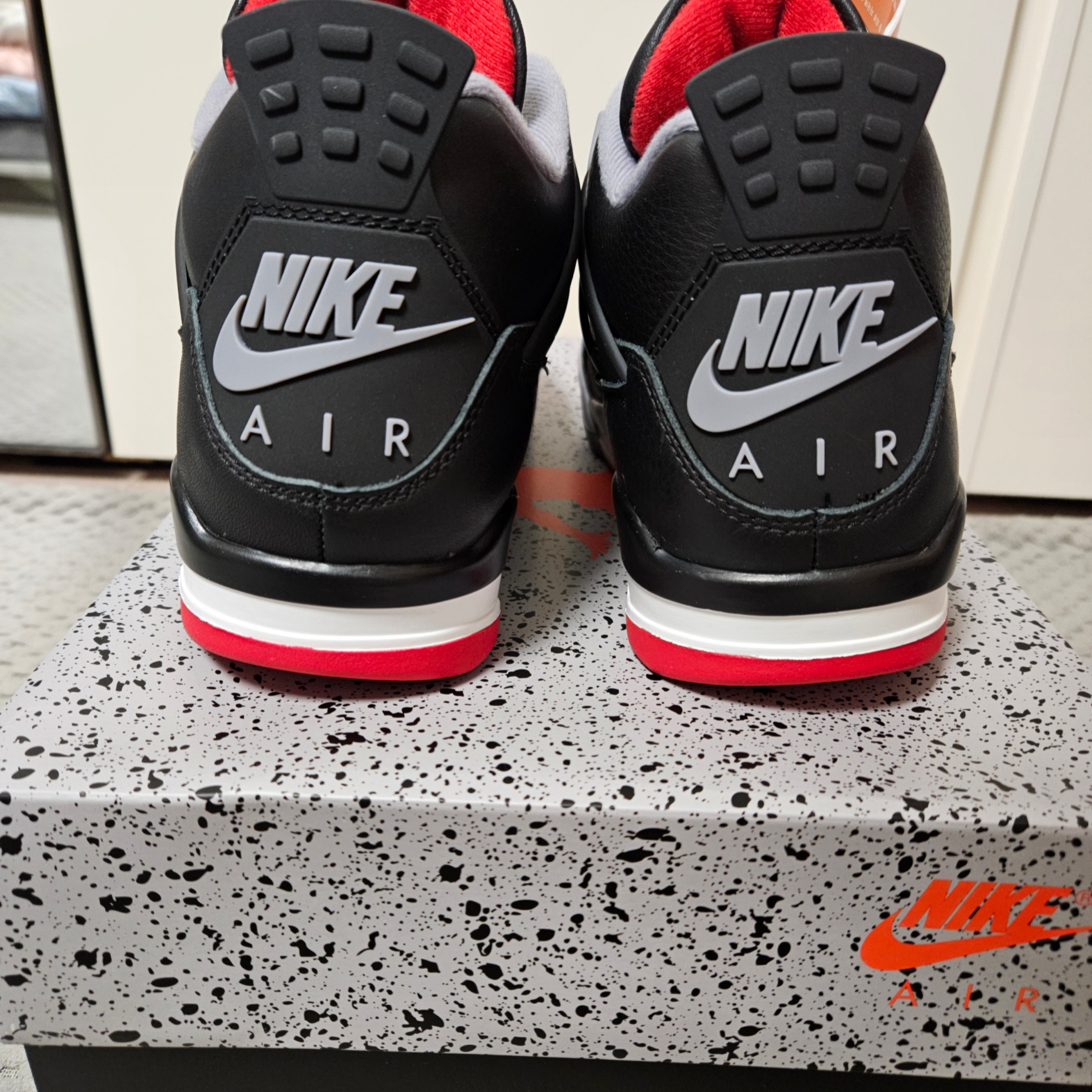 Jordan 4 Retro Bred Reimagined 착용 스타일 - 3