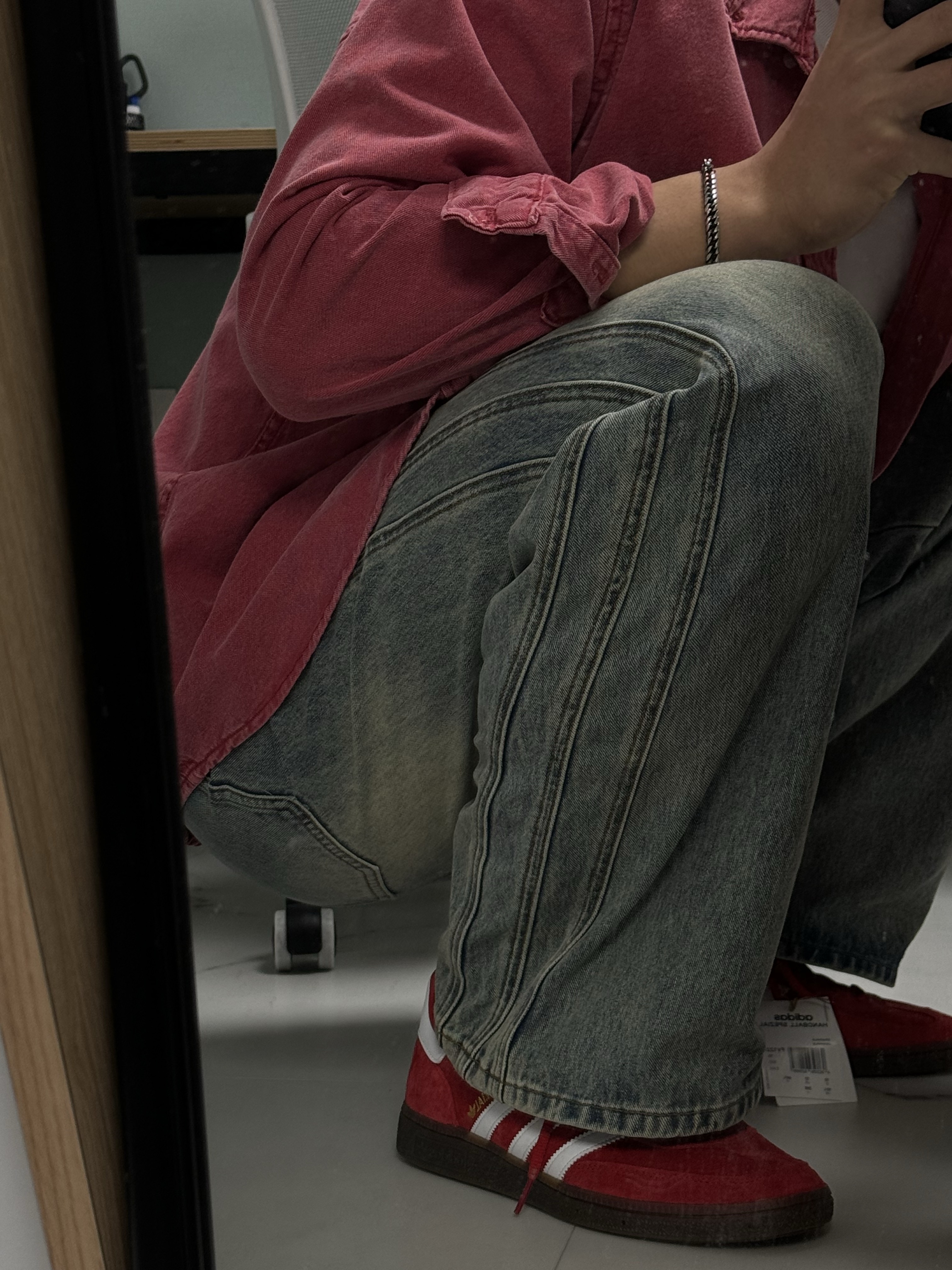 Adidas Spezial Handball Scarlet Cloud White 착용 스타일