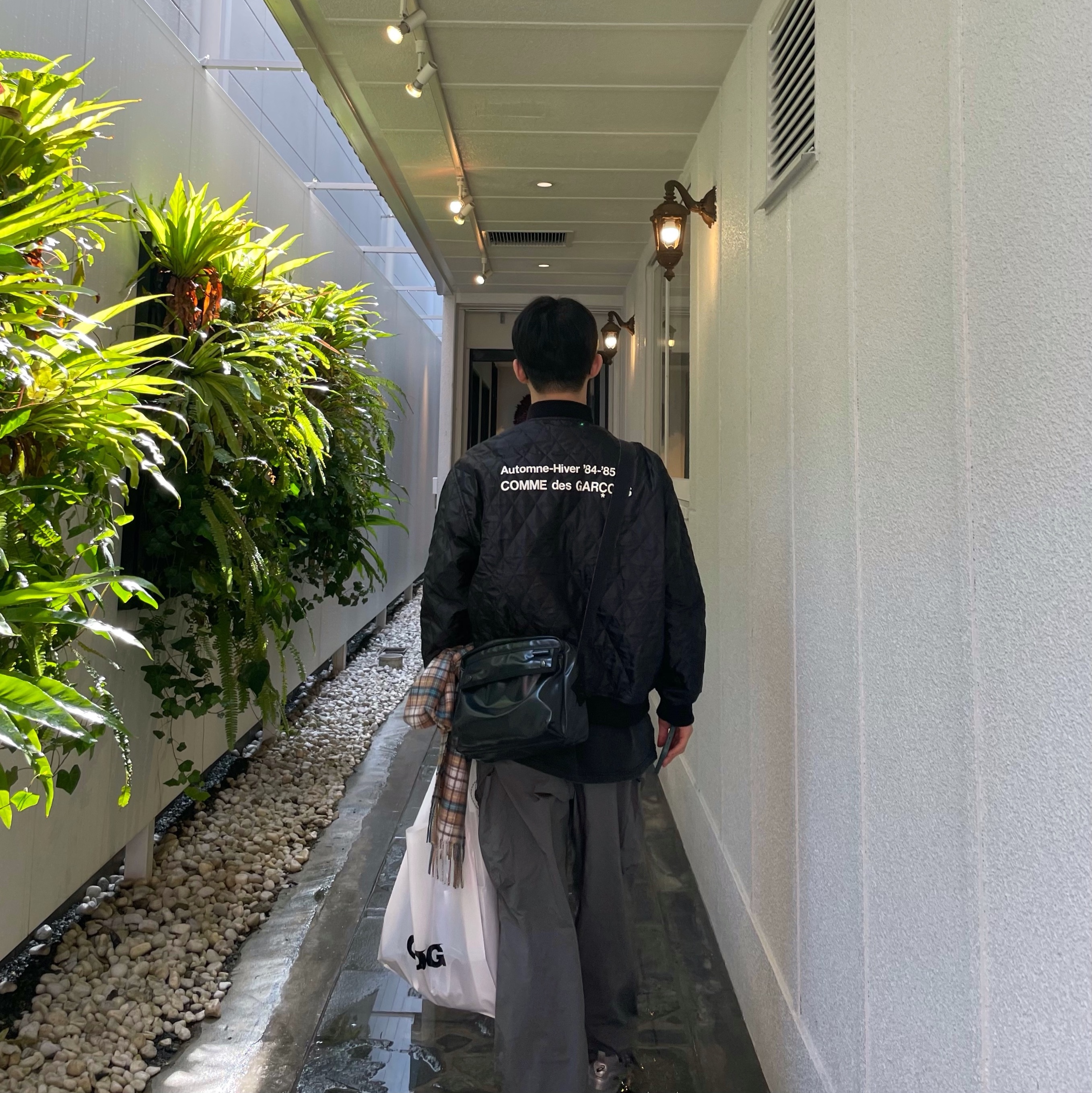 CDG Quilted '84-85 Staff Blouson Black, Asics x Freja Wewer Gel-1090 V2 Clay Grey Pure Silver 착용 스타일 - 2