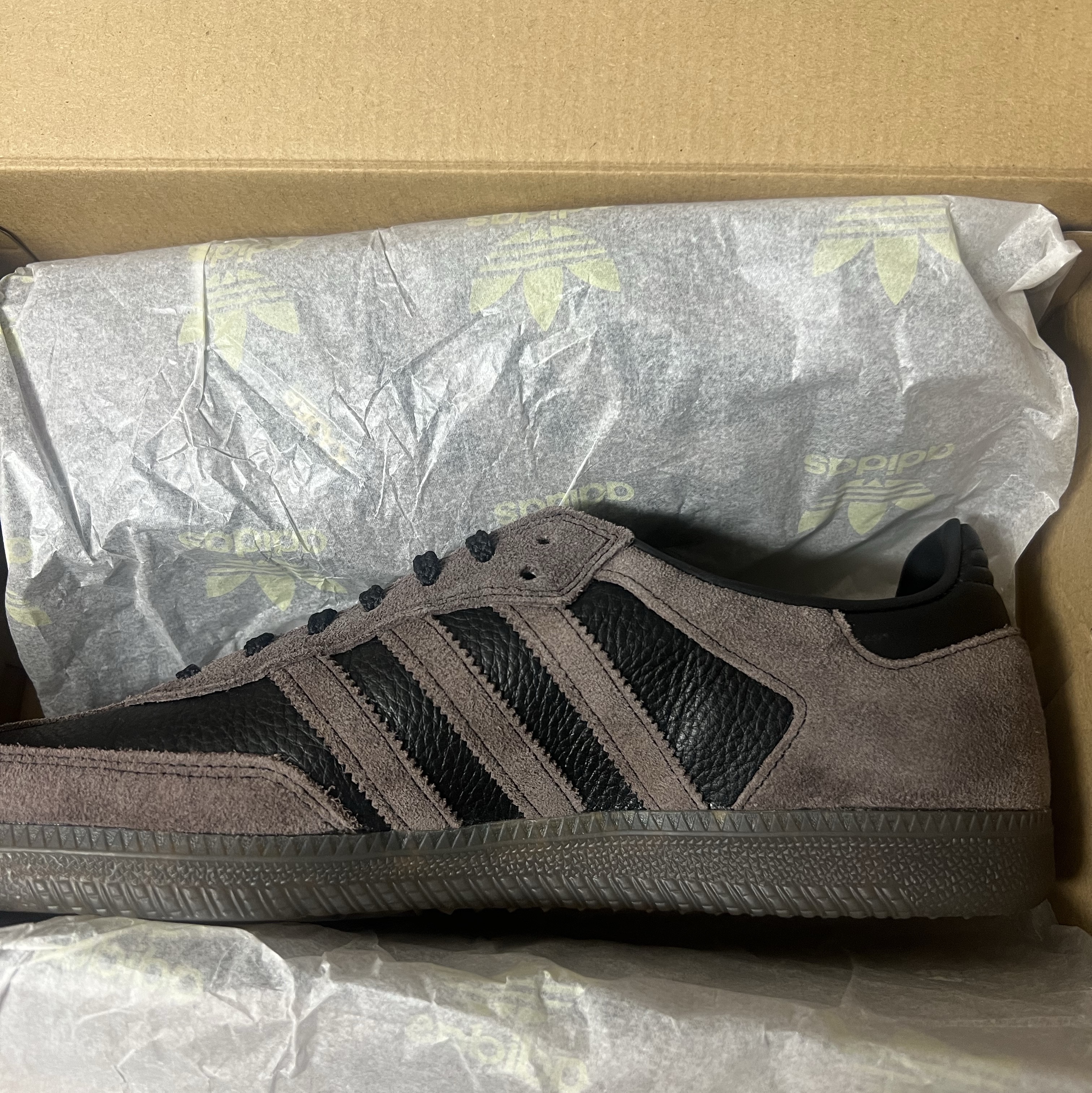 Adidas x Kader Samba ADV Brown 착용 스타일