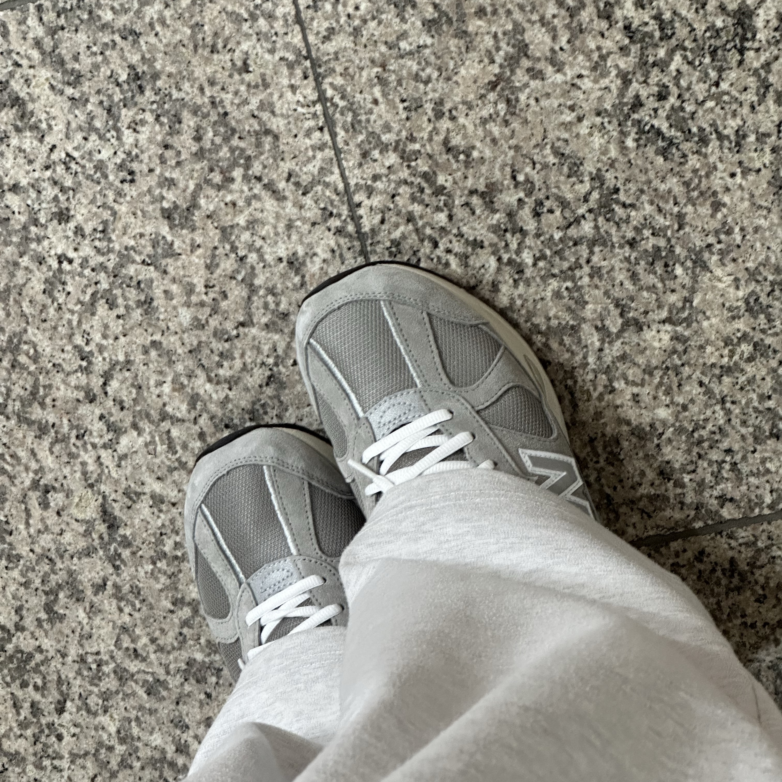 New Balance 878 Gray 착용 스타일