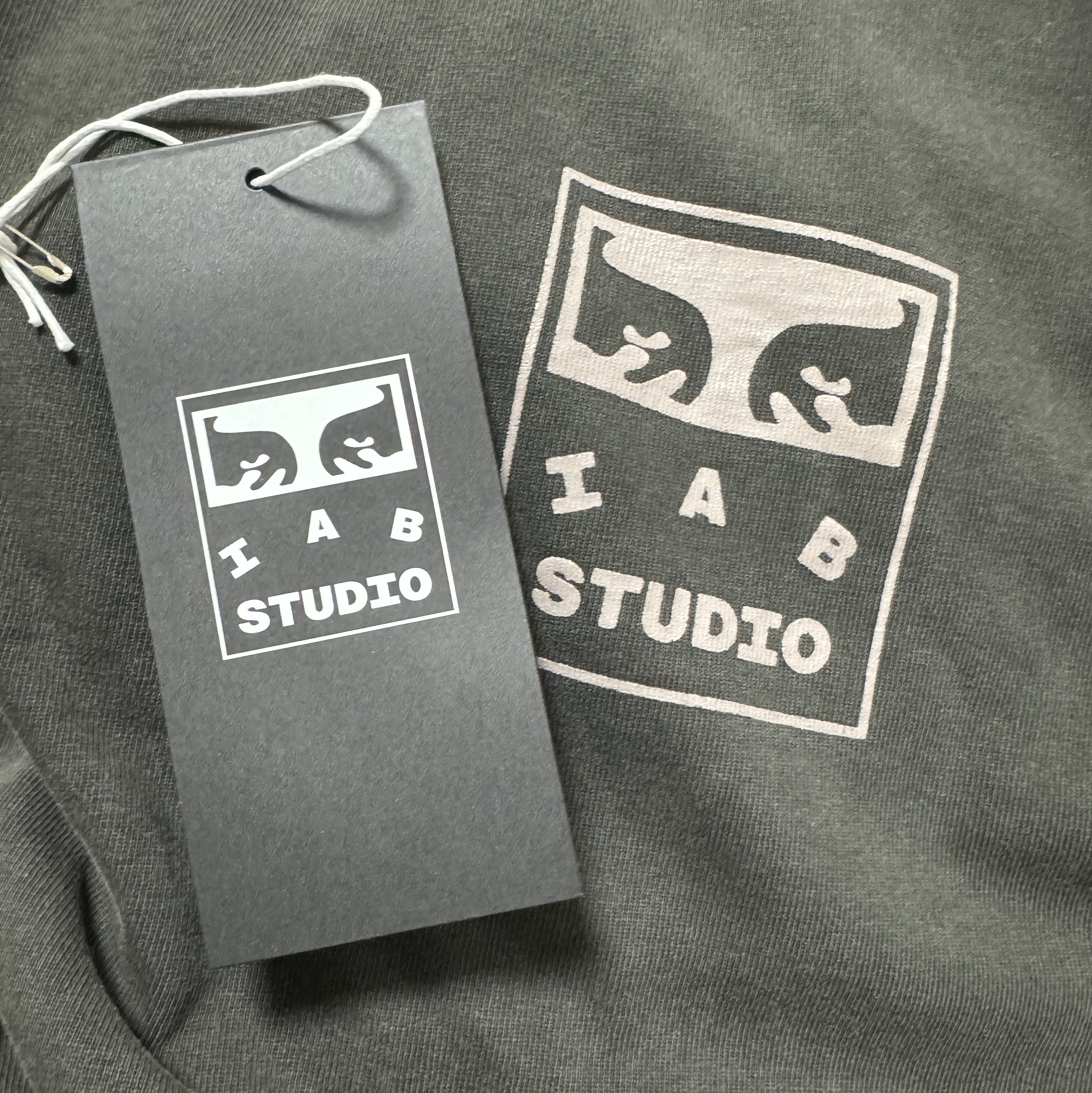 IAB Studio x Obey Icon Heavyweight Box T-Shirt Digital Black 착용 스타일