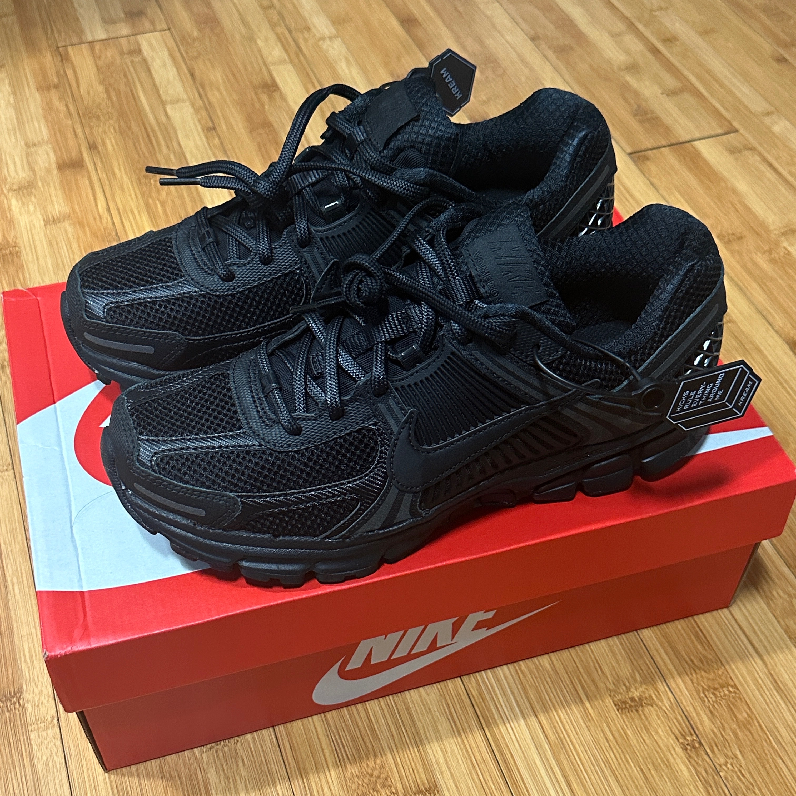 Nike Zoom Vomero 5 SP Black 착용 스타일
