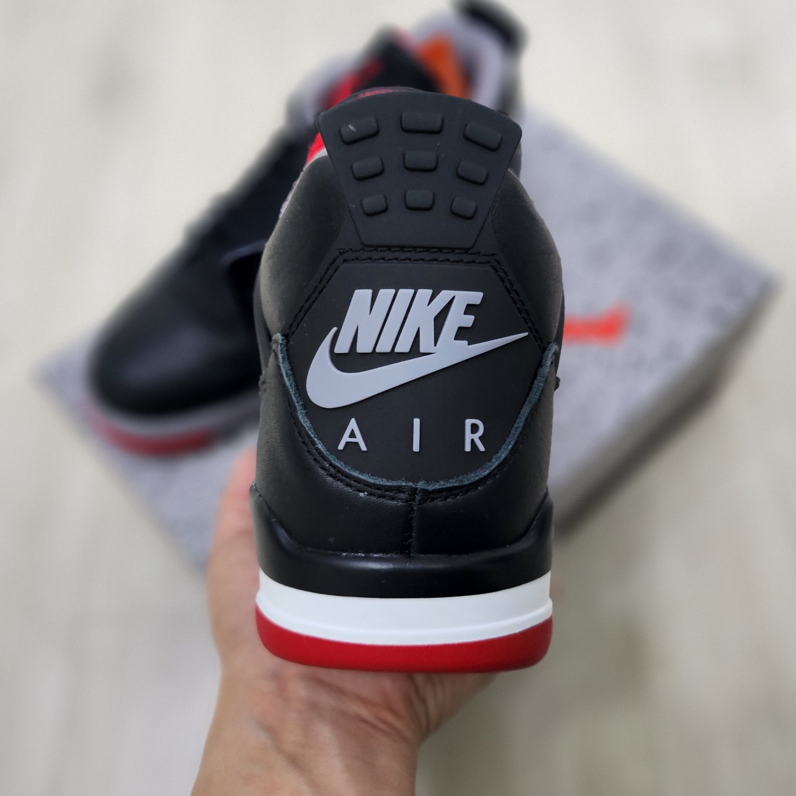 Jordan 4 Retro Bred Reimagined 착용 스타일 - 3
