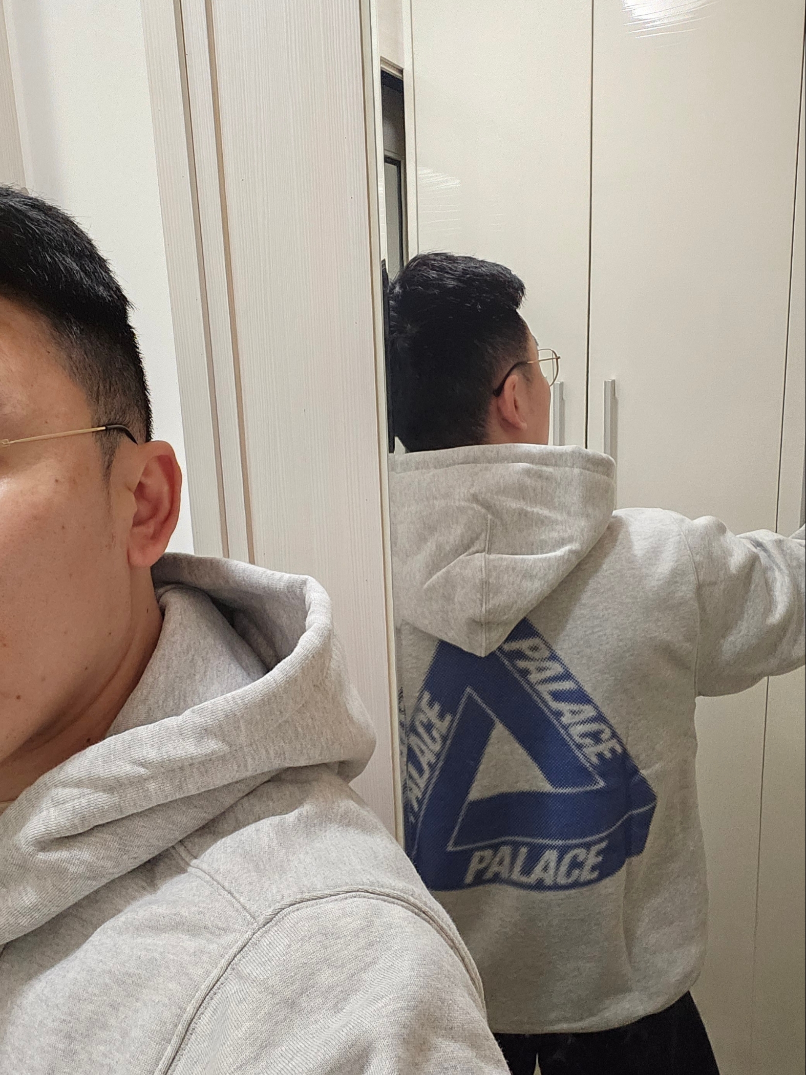 Palace Bit Grippy Tri-Ferg Hood Grey Marl - 24SS 착용 스타일