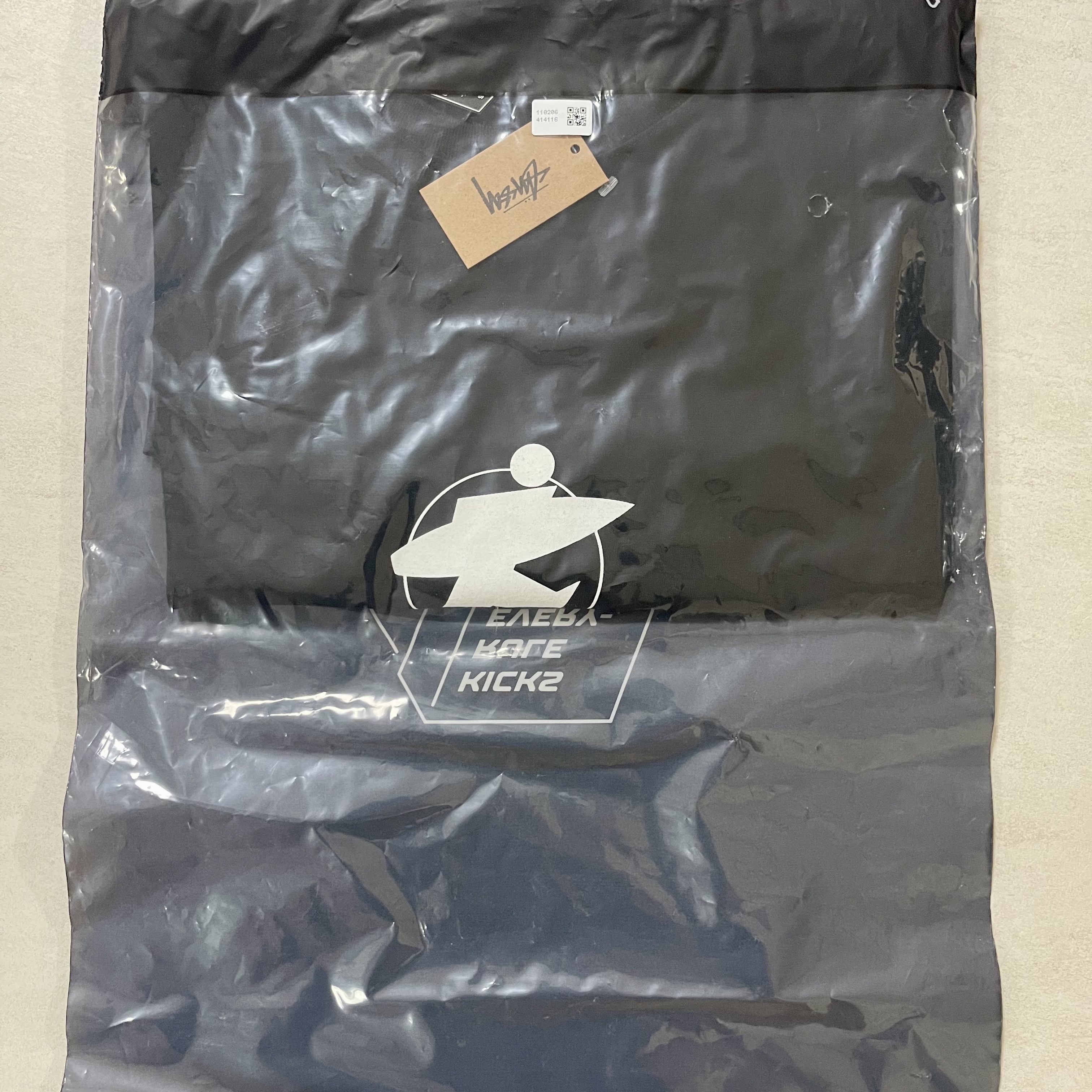 Stussy Surf Stock T-Shirt Black 착용 스타일