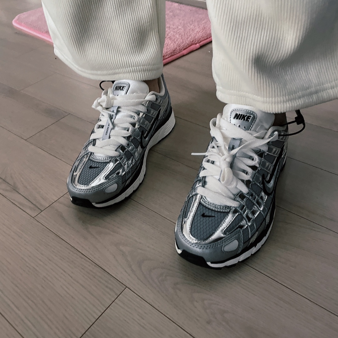 Nike P-6000 Metallic Silver 착용 스타일