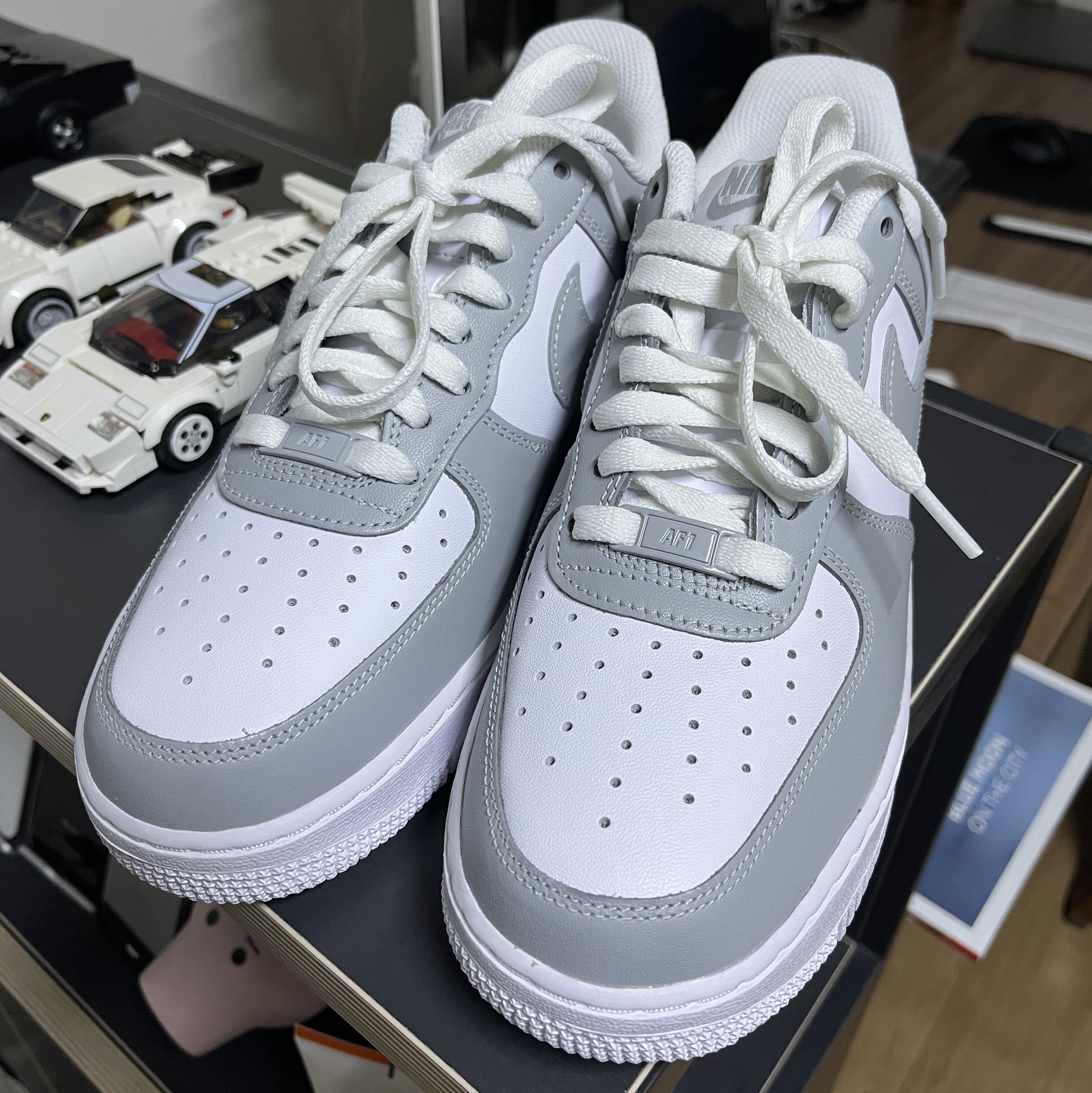Nike Air Force 1 Low White Grey 착용 스타일 - 1