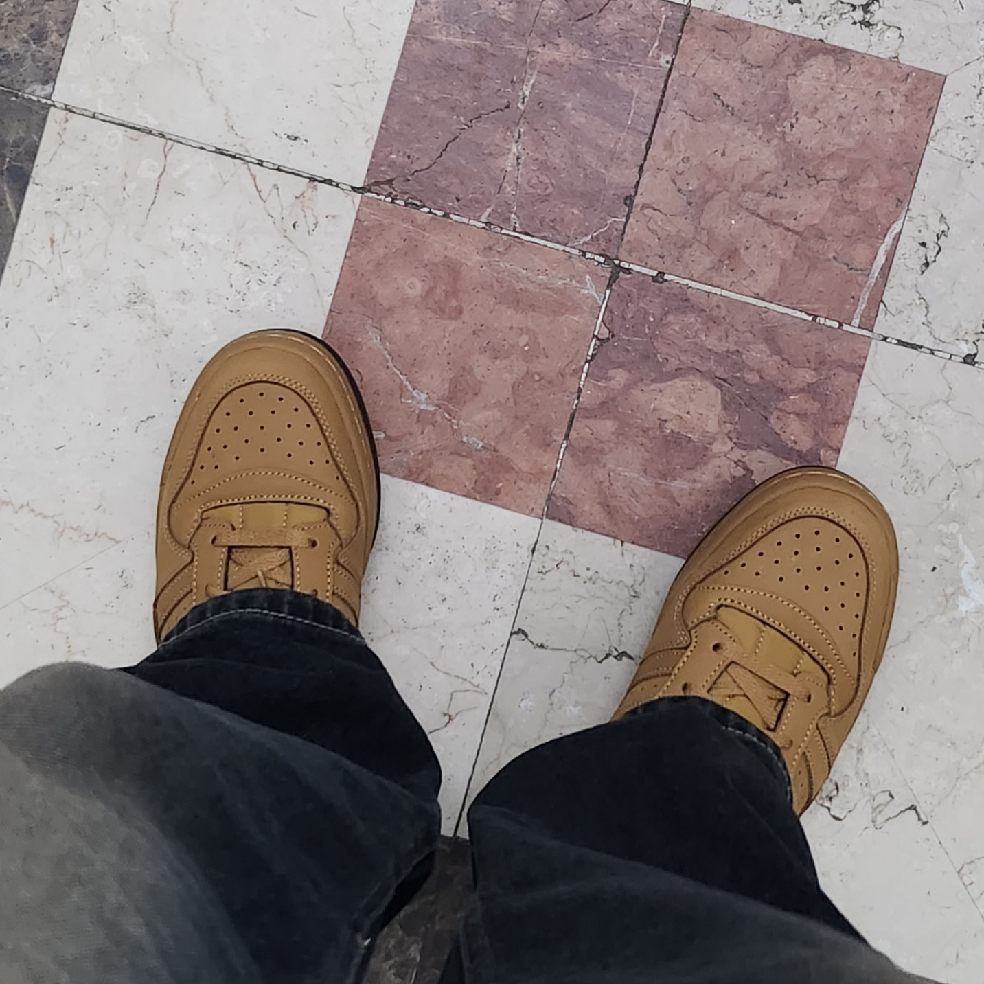 Adidas Forum Low Classic Brown 착용 스타일