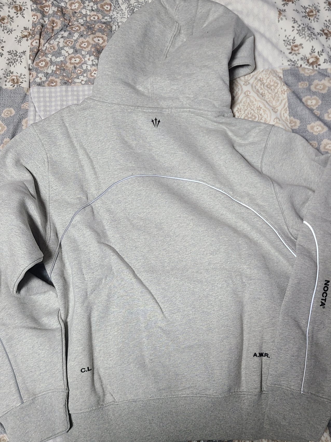 Nike x Drake Nocta Cardinal Stock Essential Hoodie Grey - US/EU, Nike x Drake Nocta Cardinal Stock Essential Hoodie Grey - Asia 착용 스타일 - 4