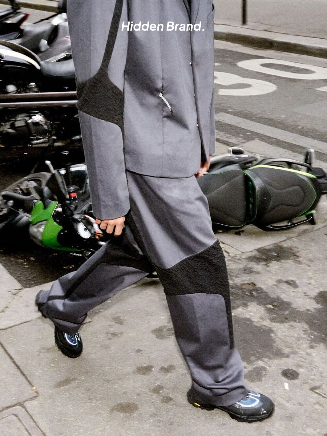 J.L-A.L Dewal Pants Dark Grey, Hoka x J.L-A.L Tor Ultra Low Desert Taupe Rock Ridge 착용 스타일 - 7