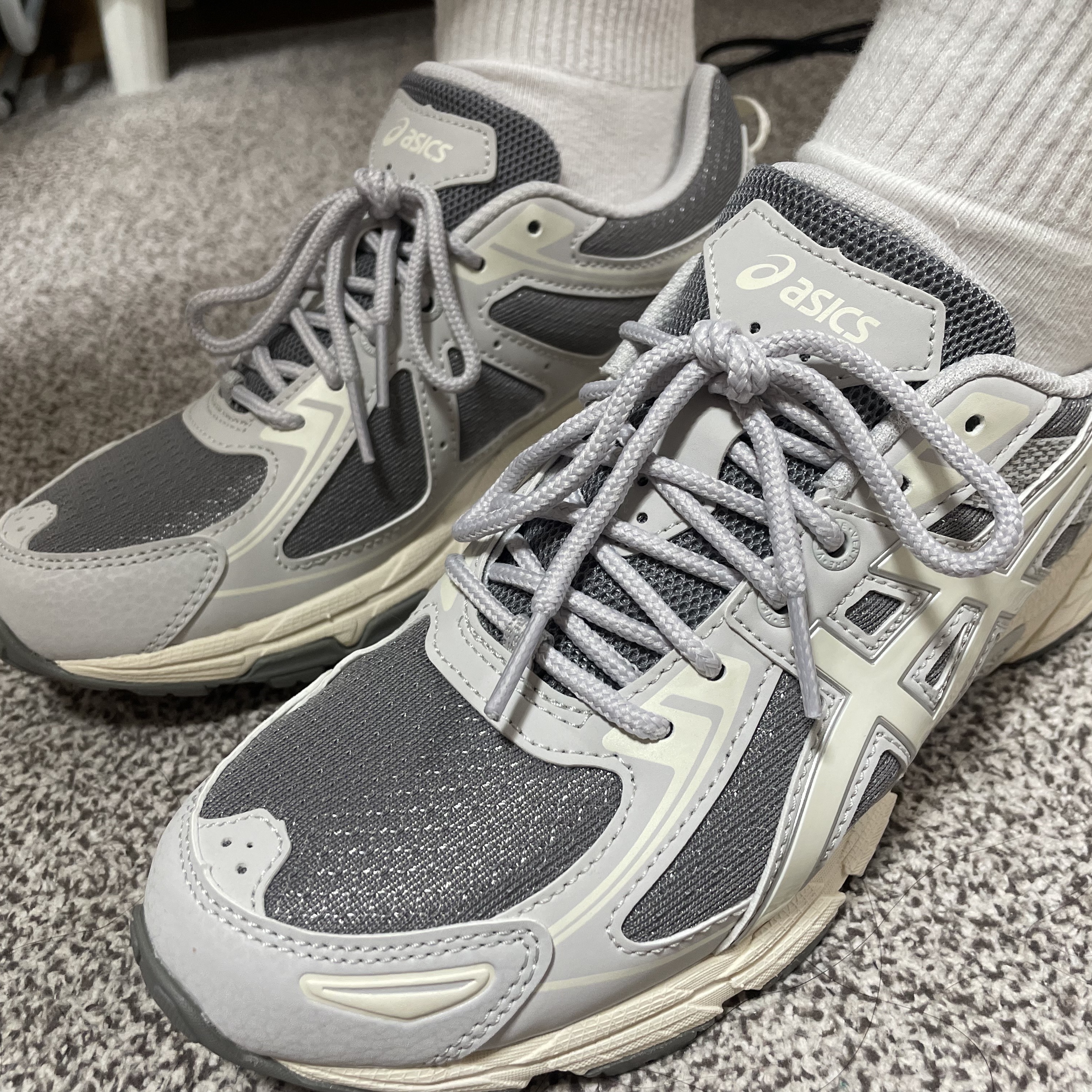 Asics Gel-Venture 6 SPS Clay Grey Cream 착용 스타일