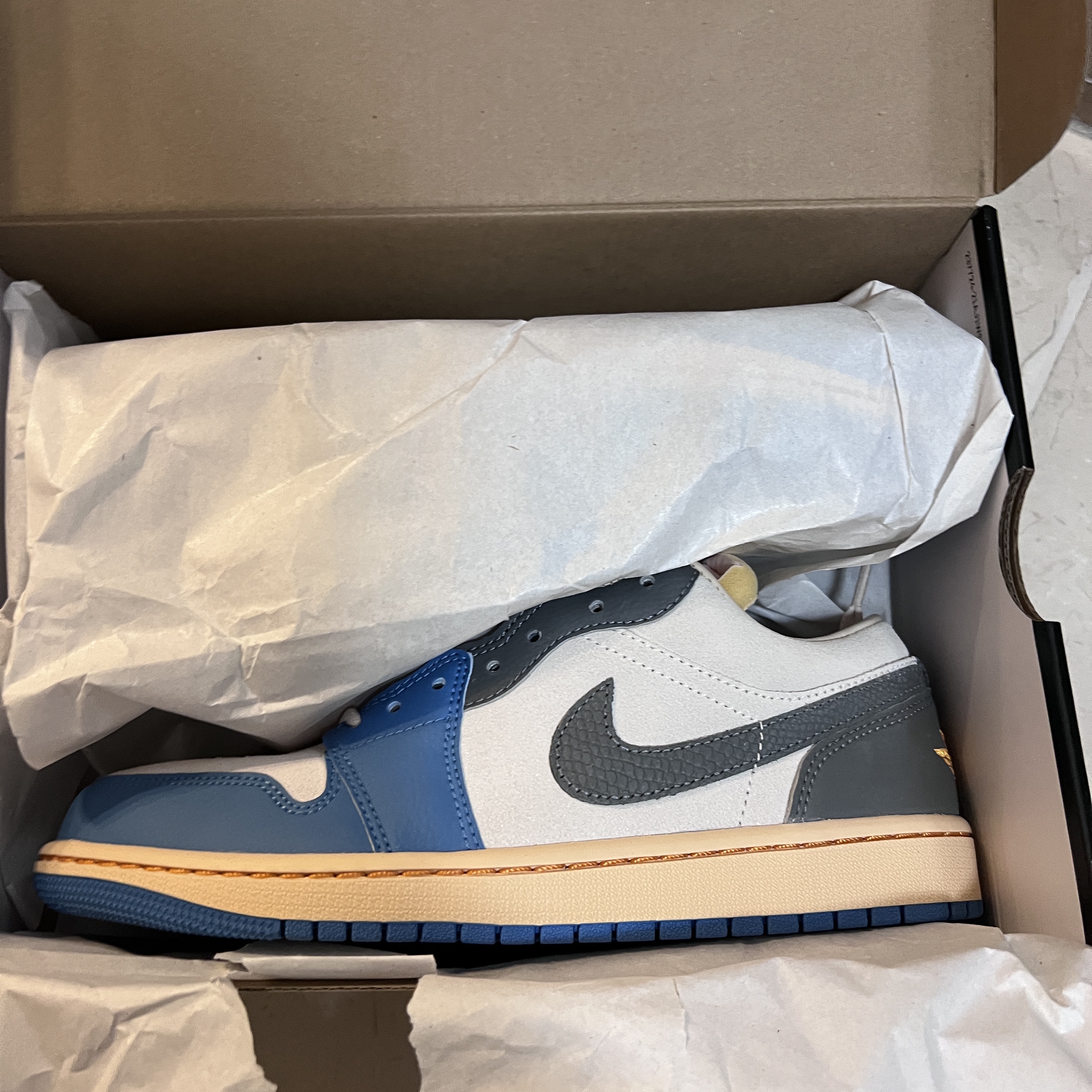 Jordan 1 Low SE Tokyo 96 착용 스타일