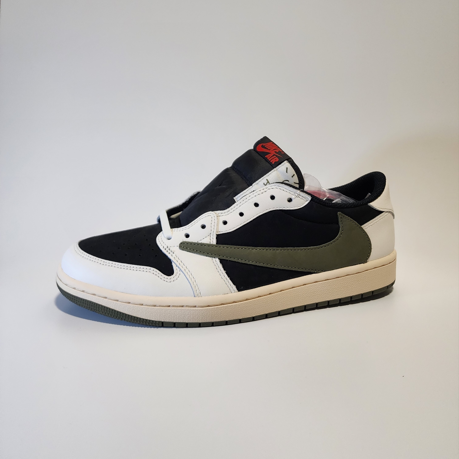 (W) Jordan 1 x Travis Scott Retro Low OG SP Medium Olive 착용 스타일