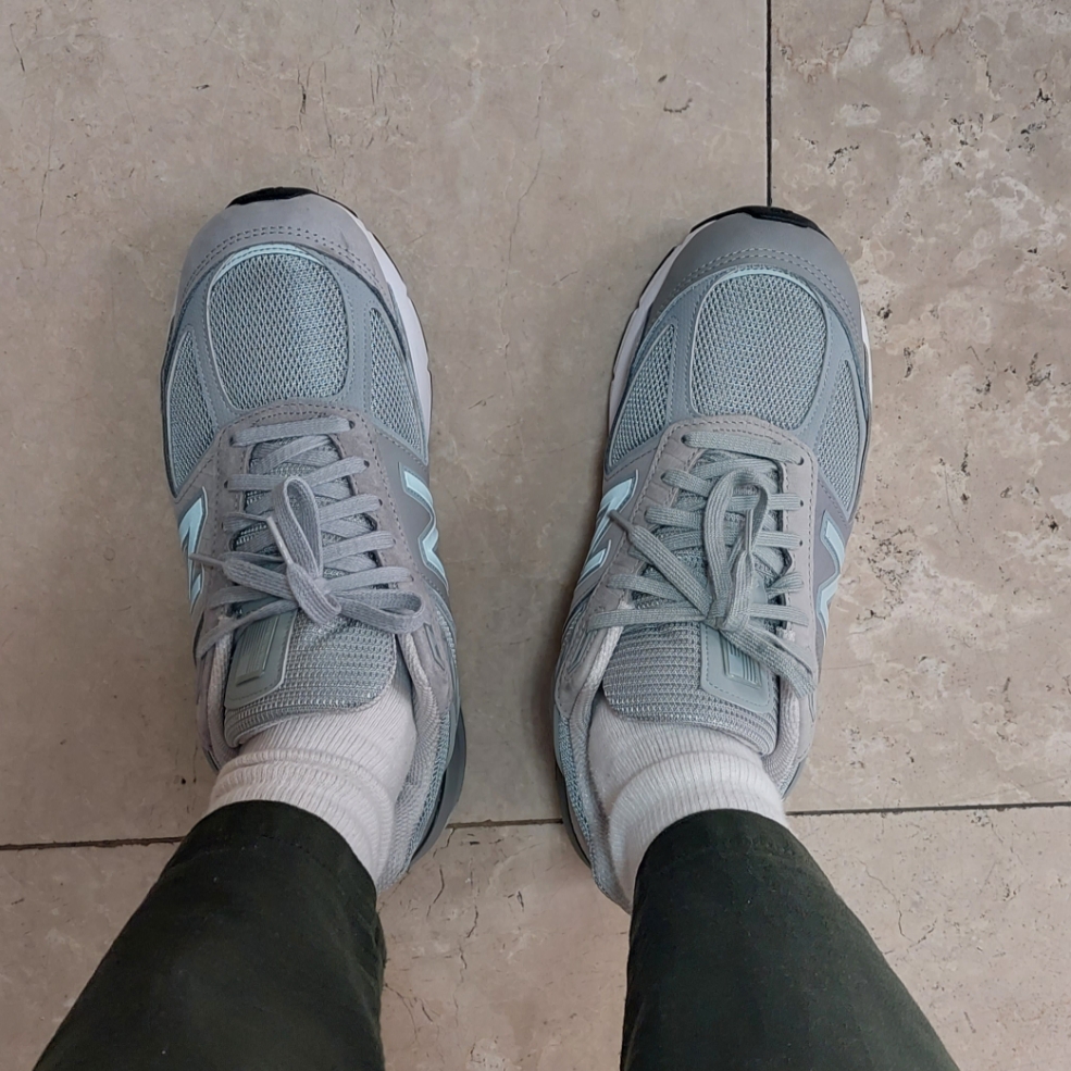 New Balance x Engineered Garments 990v5 Made in USA Grey 착용 스타일 - 2
