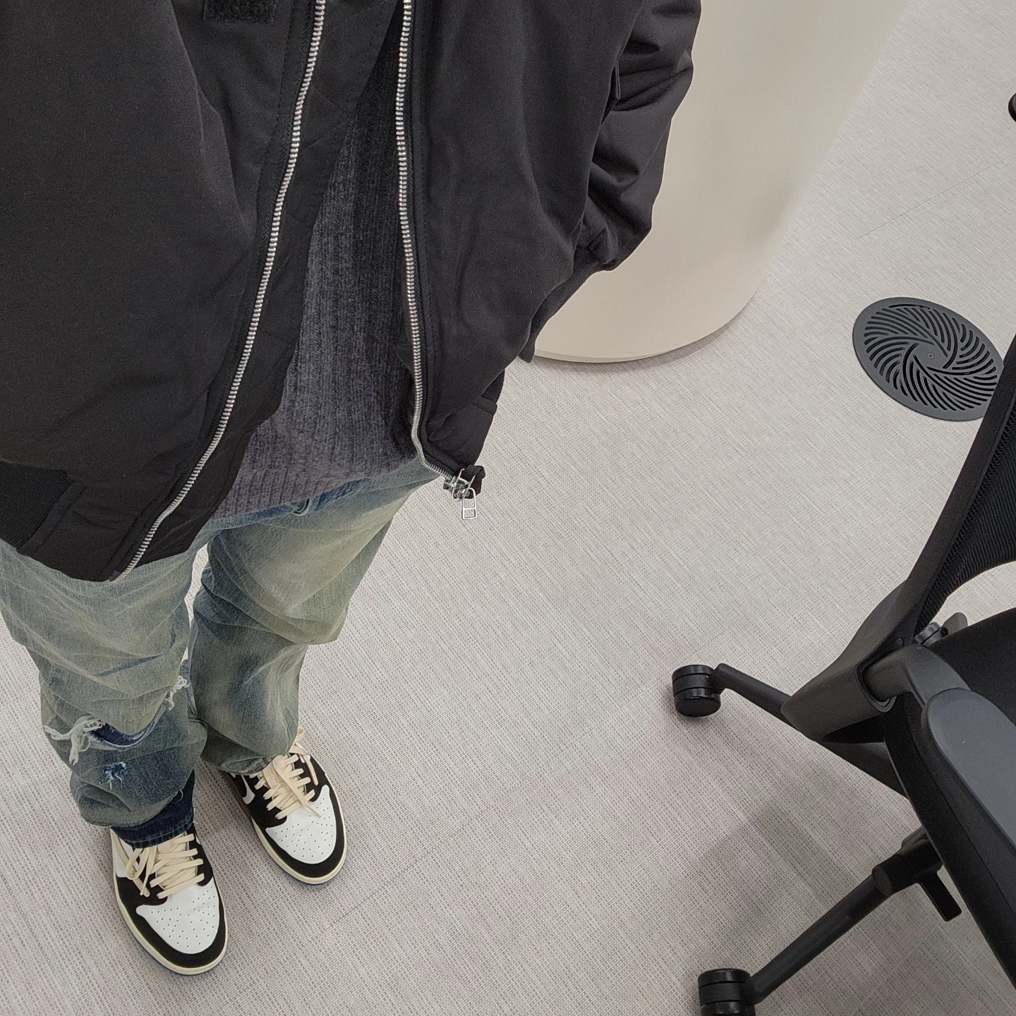 Jordan 1 x Travis Scott x Fragment Retro Low OG SP Military Blue 착용 스타일