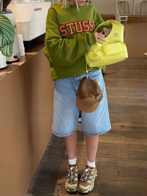 Stussy Relaxed Oversized Crew Green 착용 스타일