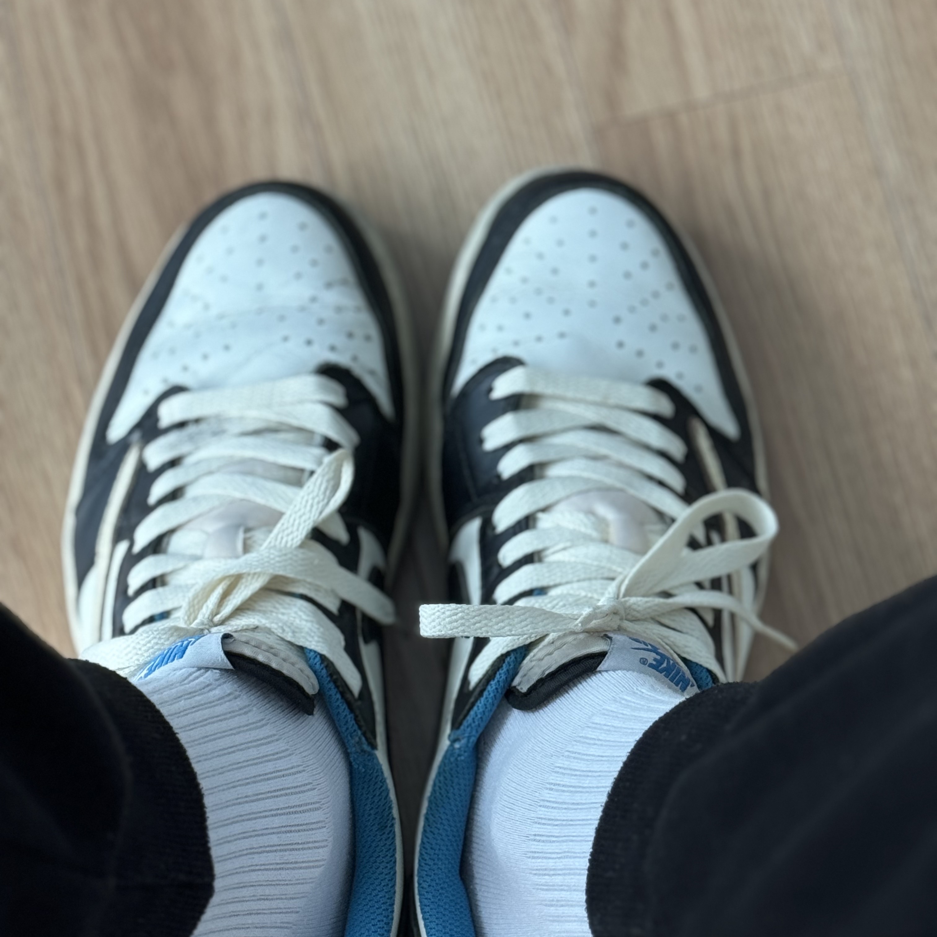 Jordan 1 x Travis Scott x Fragment Retro Low OG SP Military Blue, Stussy Canvas Backpack Washed Black 착용 스타일 - 2